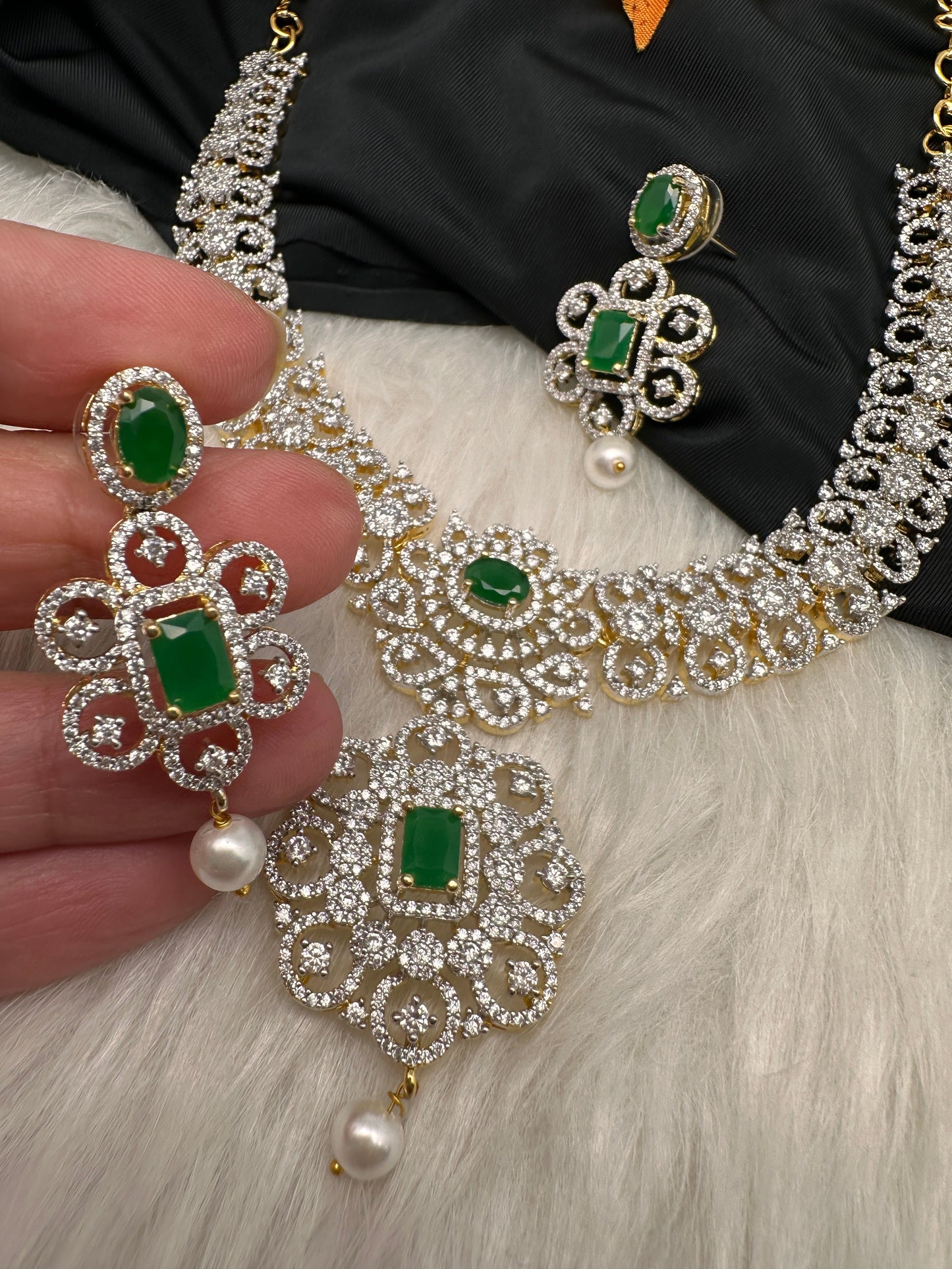 AD  Color Stone Diamond Finish Short Necklace - Green
