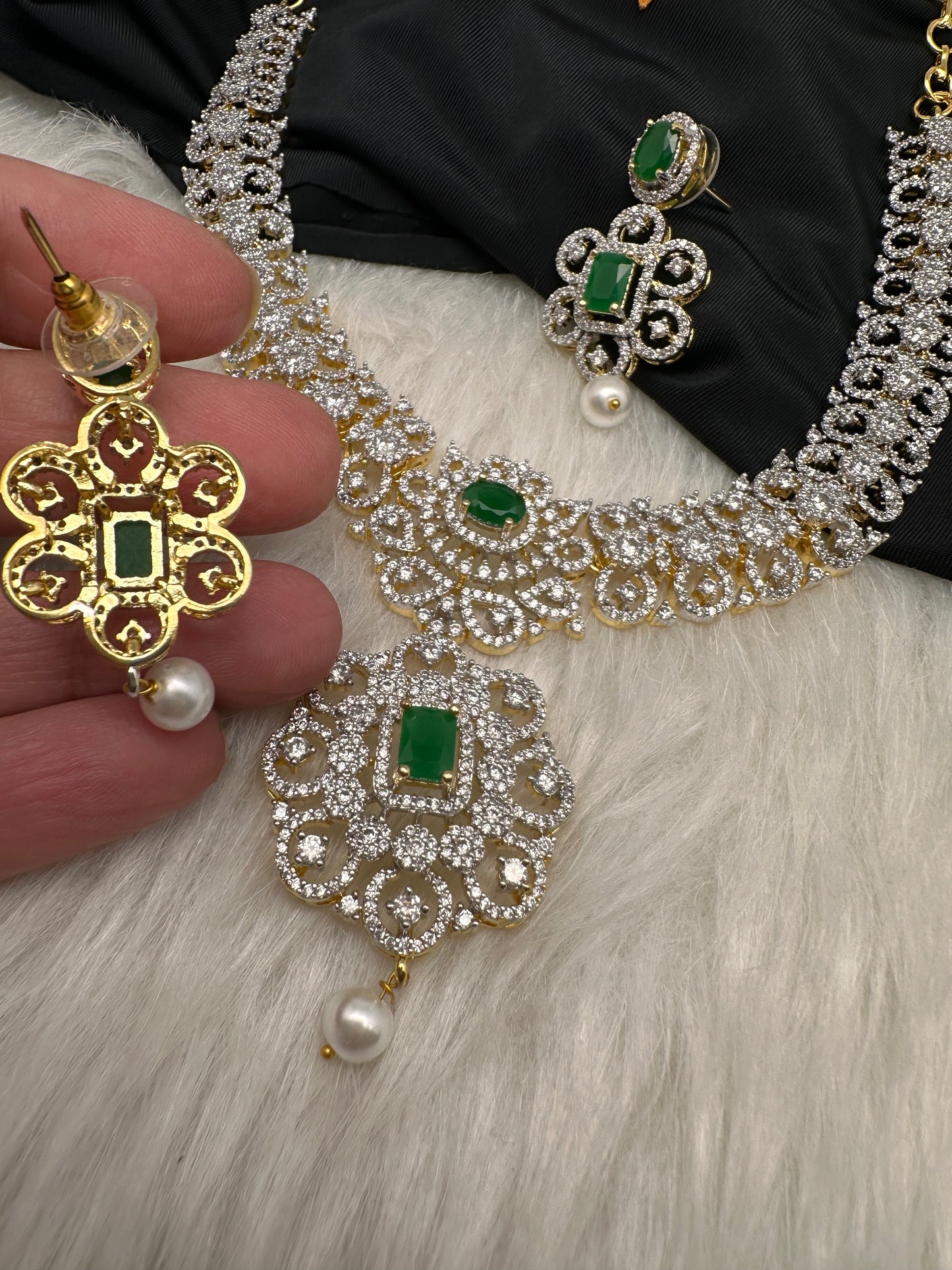 AD  Color Stone Diamond Finish Short Necklace - Green