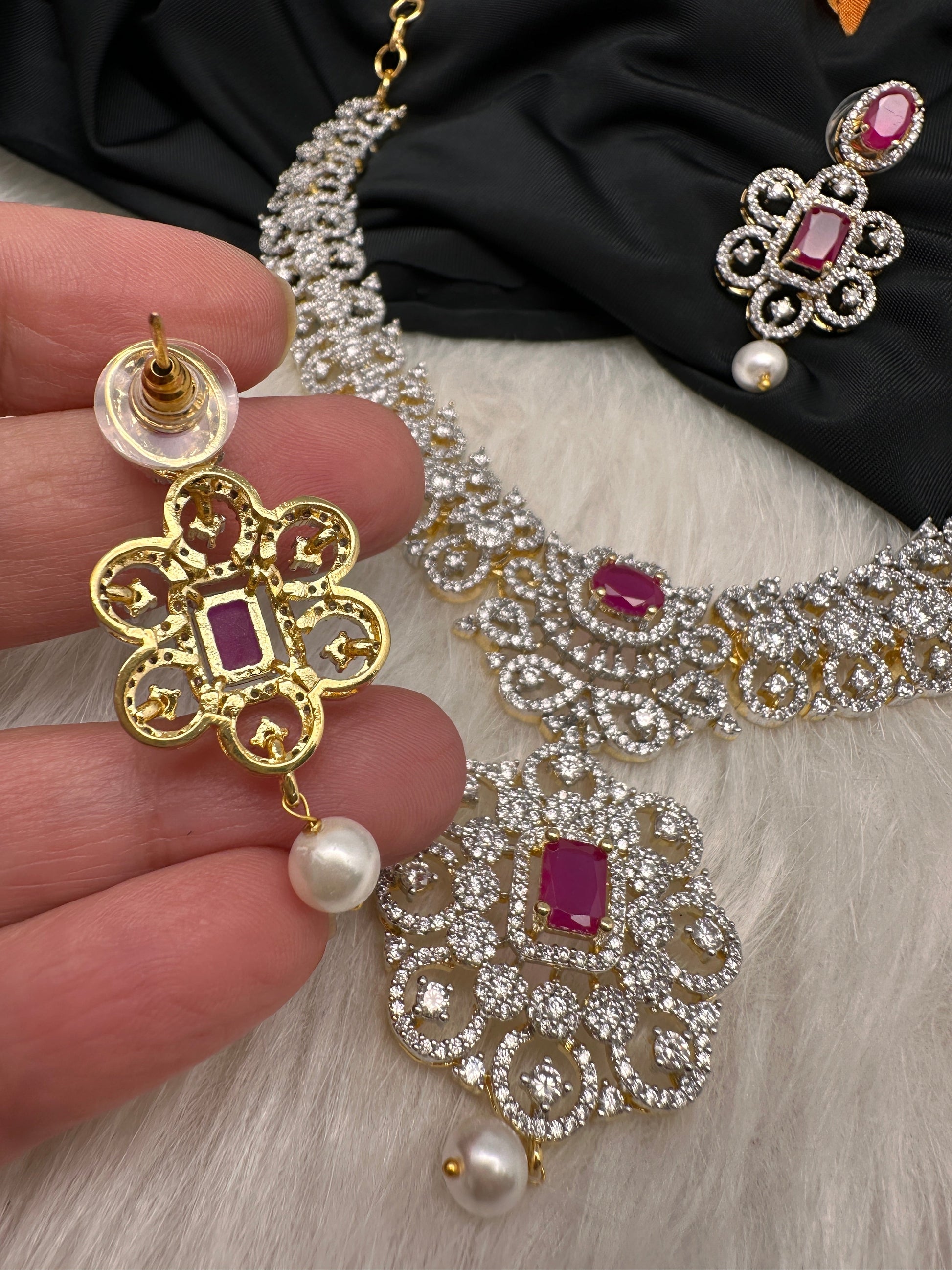 AD  Color Stone Diamond Finish Short Necklace - Red