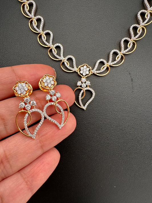 AD Dainty Neckline Short Necklace