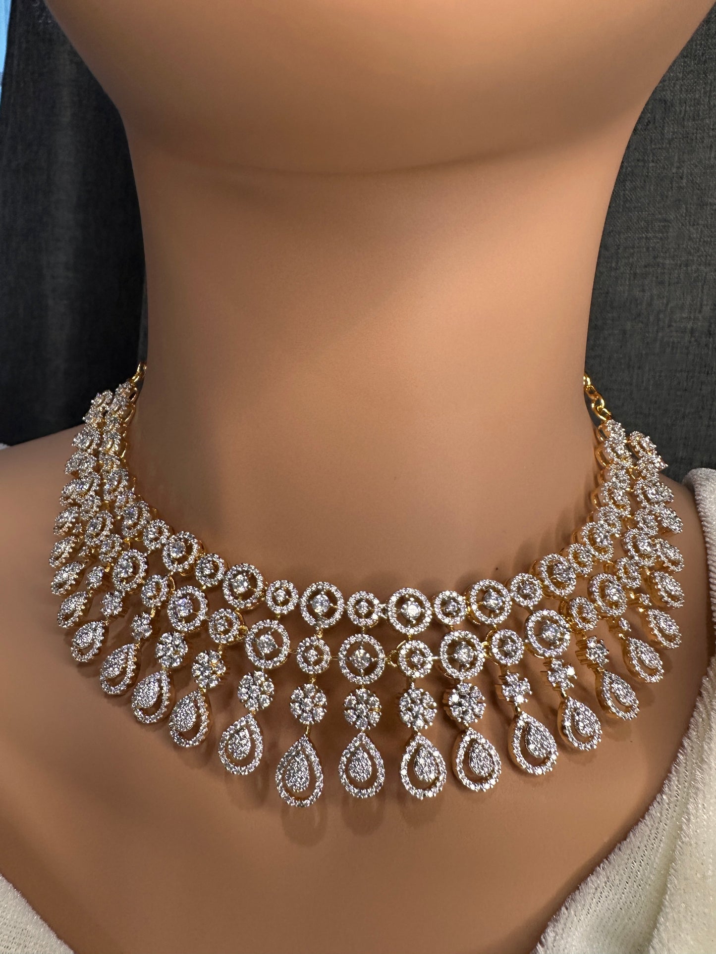 Cubic Zirconia Neckline Short Necklace