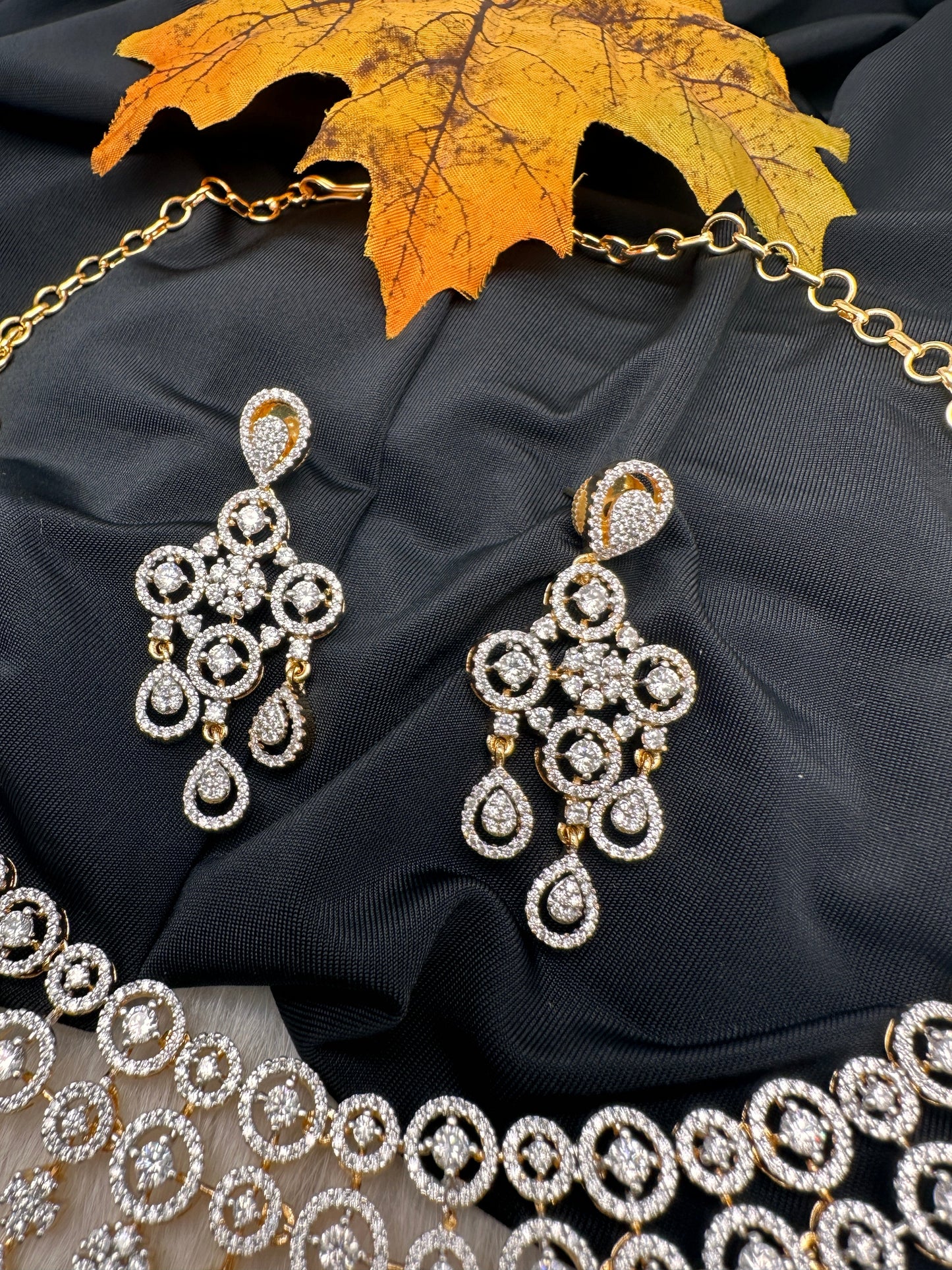 Cubic Zirconia Neckline Short Necklace