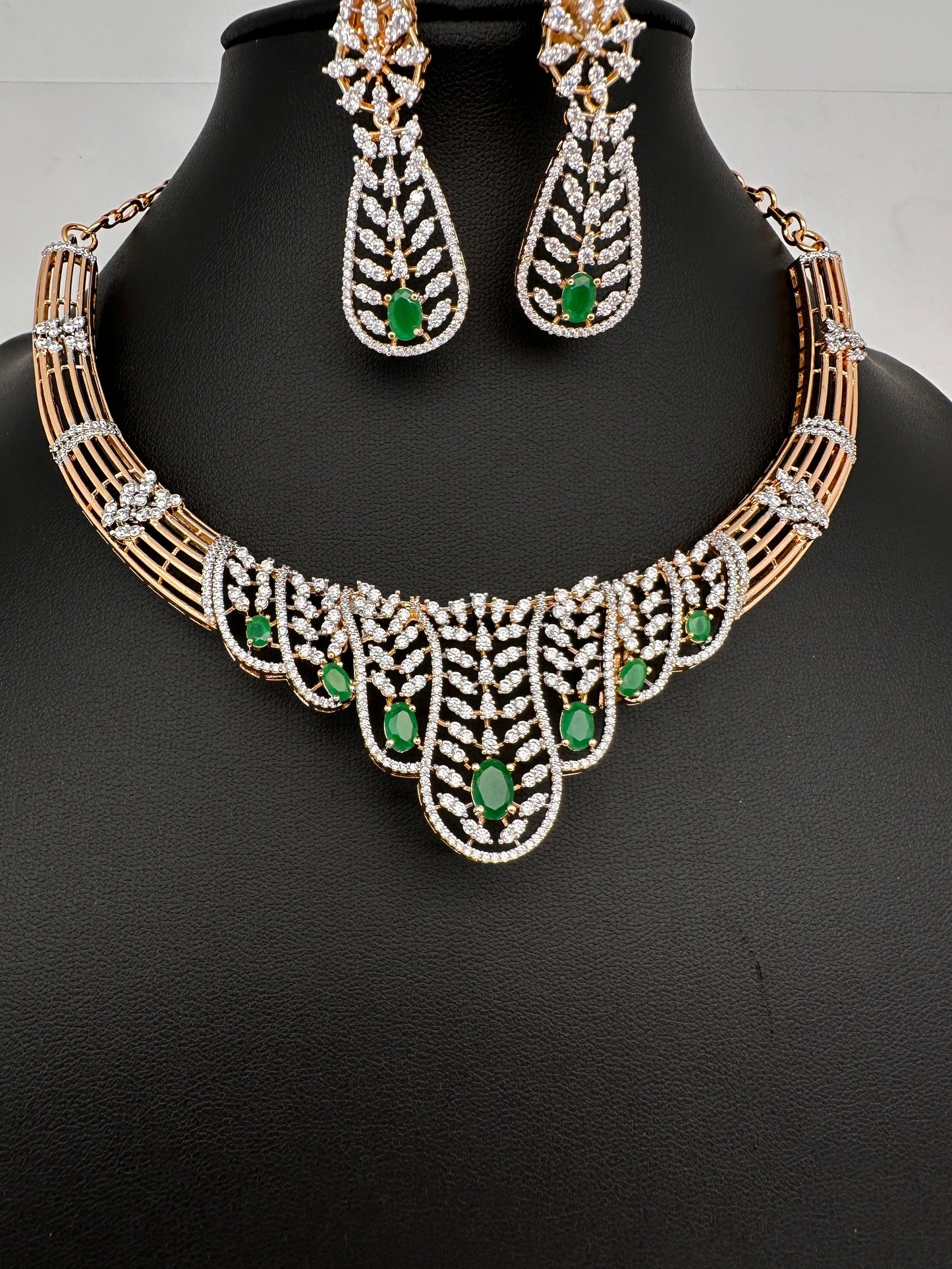 AD  Color Stone Short Neckline Necklace - Green