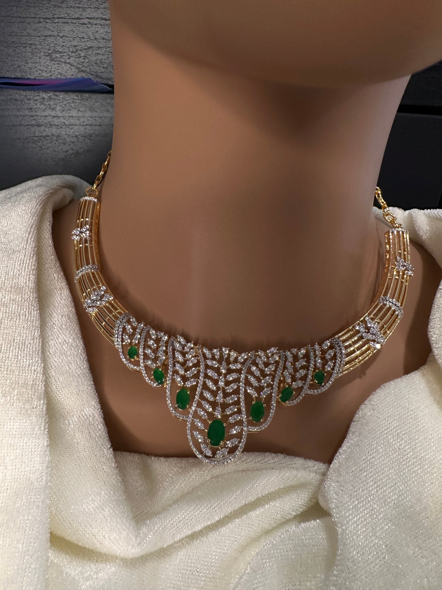 AD  Color Stone Short Neckline Necklace - Green