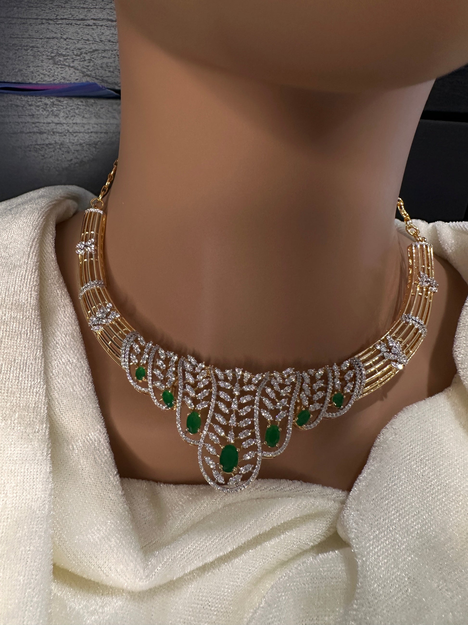 AD  Color Stone Short Neckline Necklace - Green