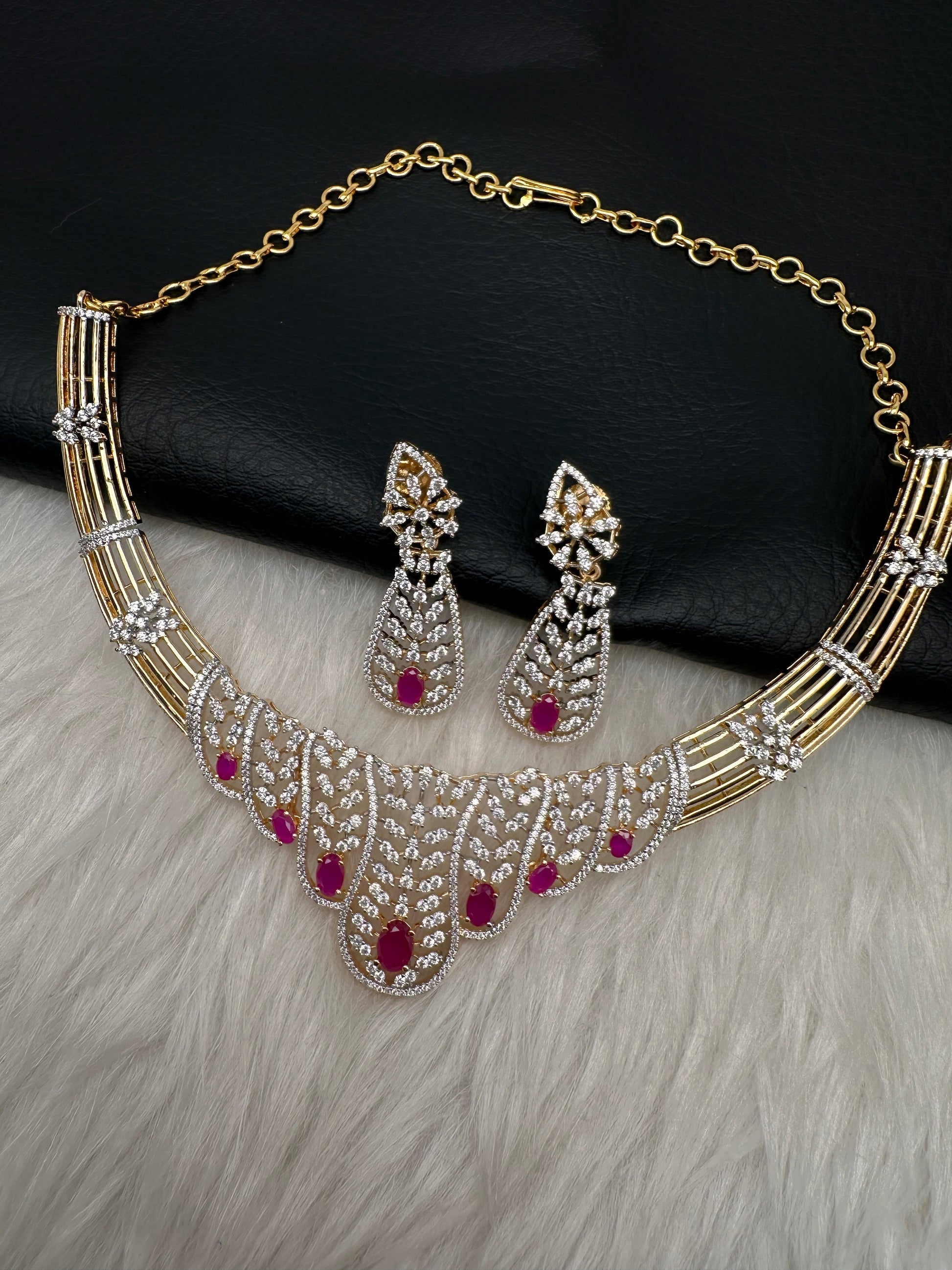 AD  Color Stone Short Neckline Necklace - Red