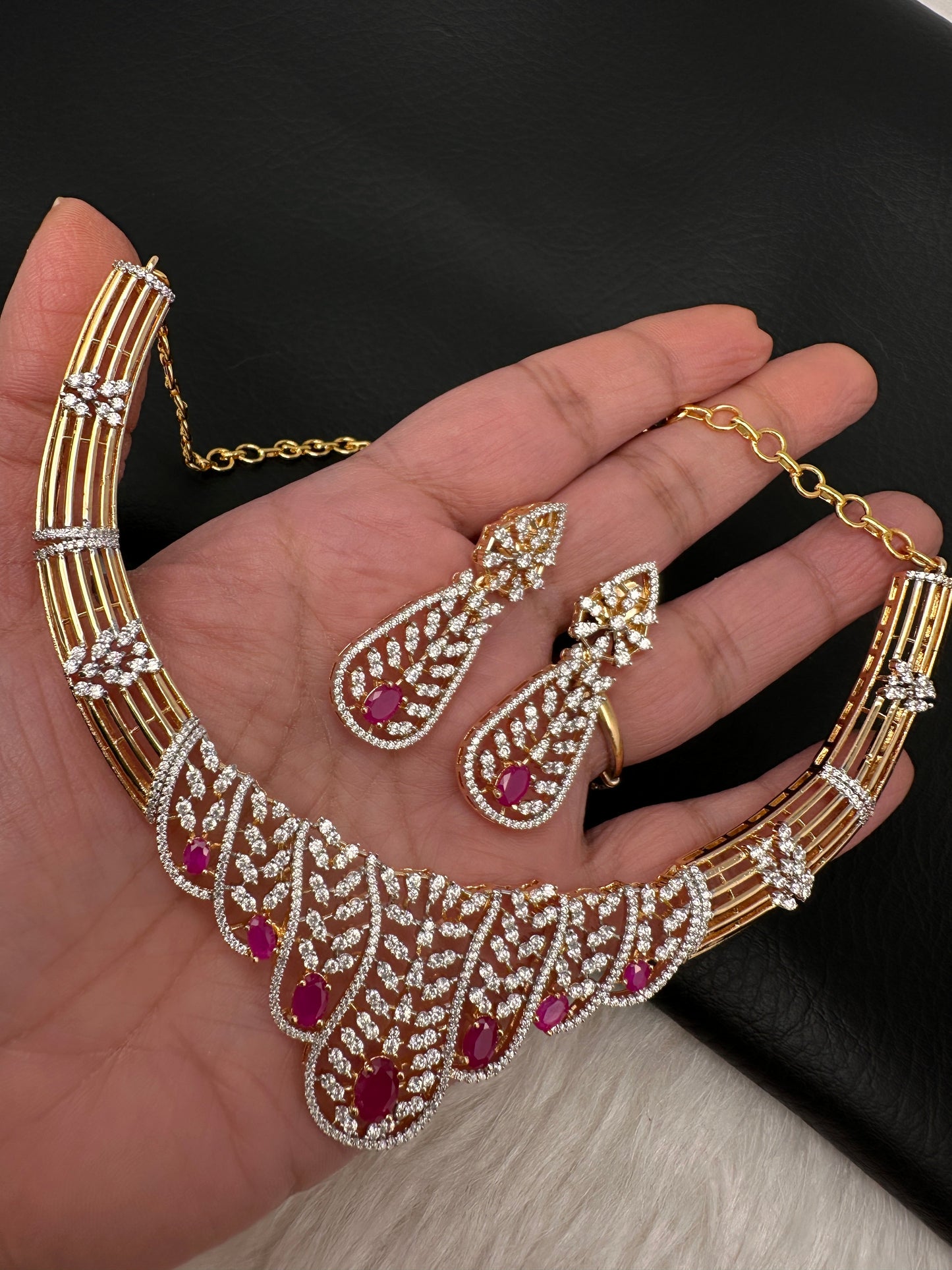 AD  Color Stone Short Neckline Necklace - Red