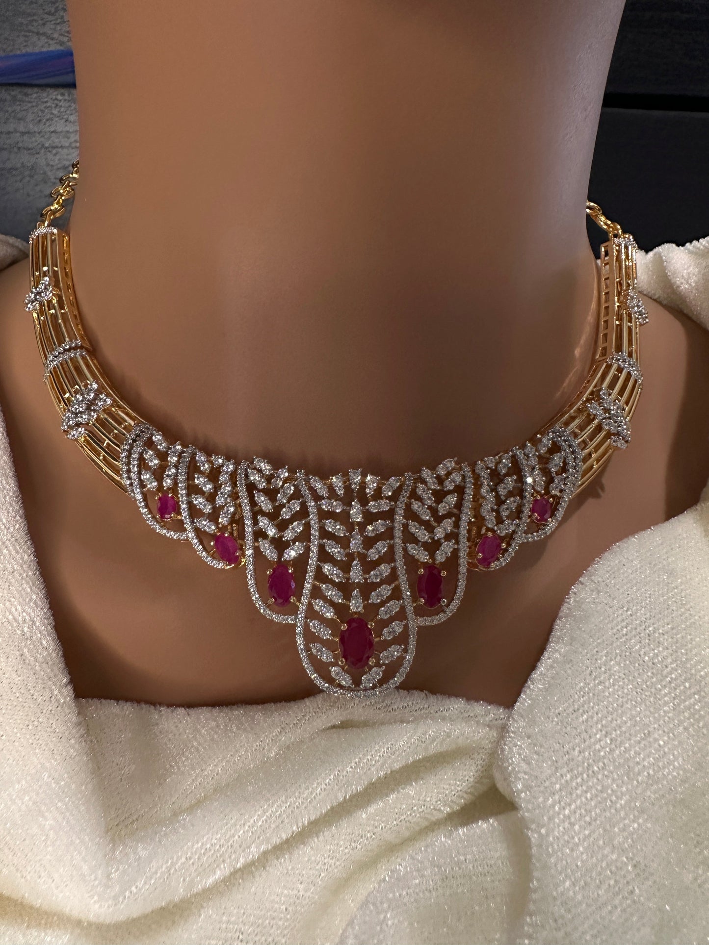 AD  Color Stone Short Neckline Necklace - Red