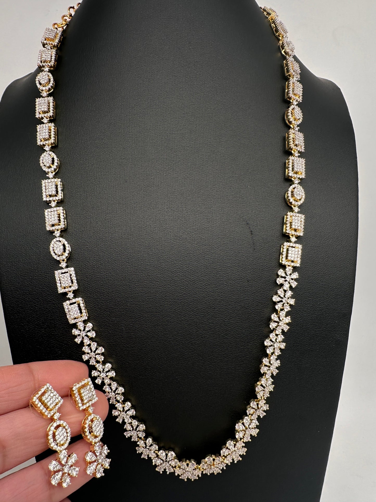 AD Elegant Long Necklace