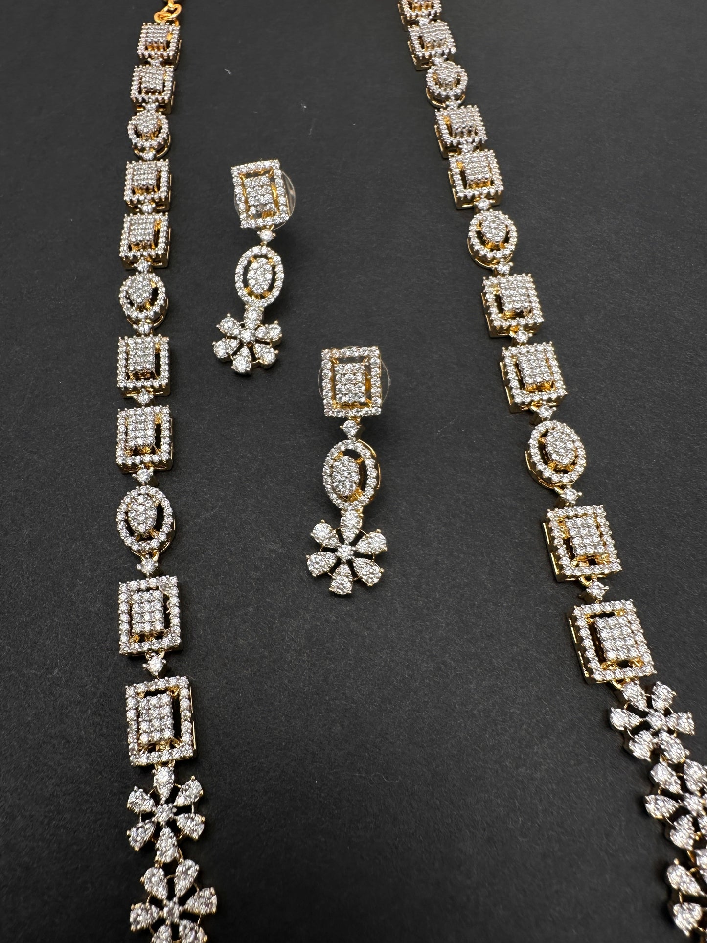 AD Elegant Long Necklace