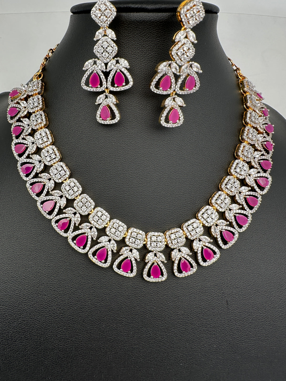 AD Color Stones Short Neckline Necklace - Red