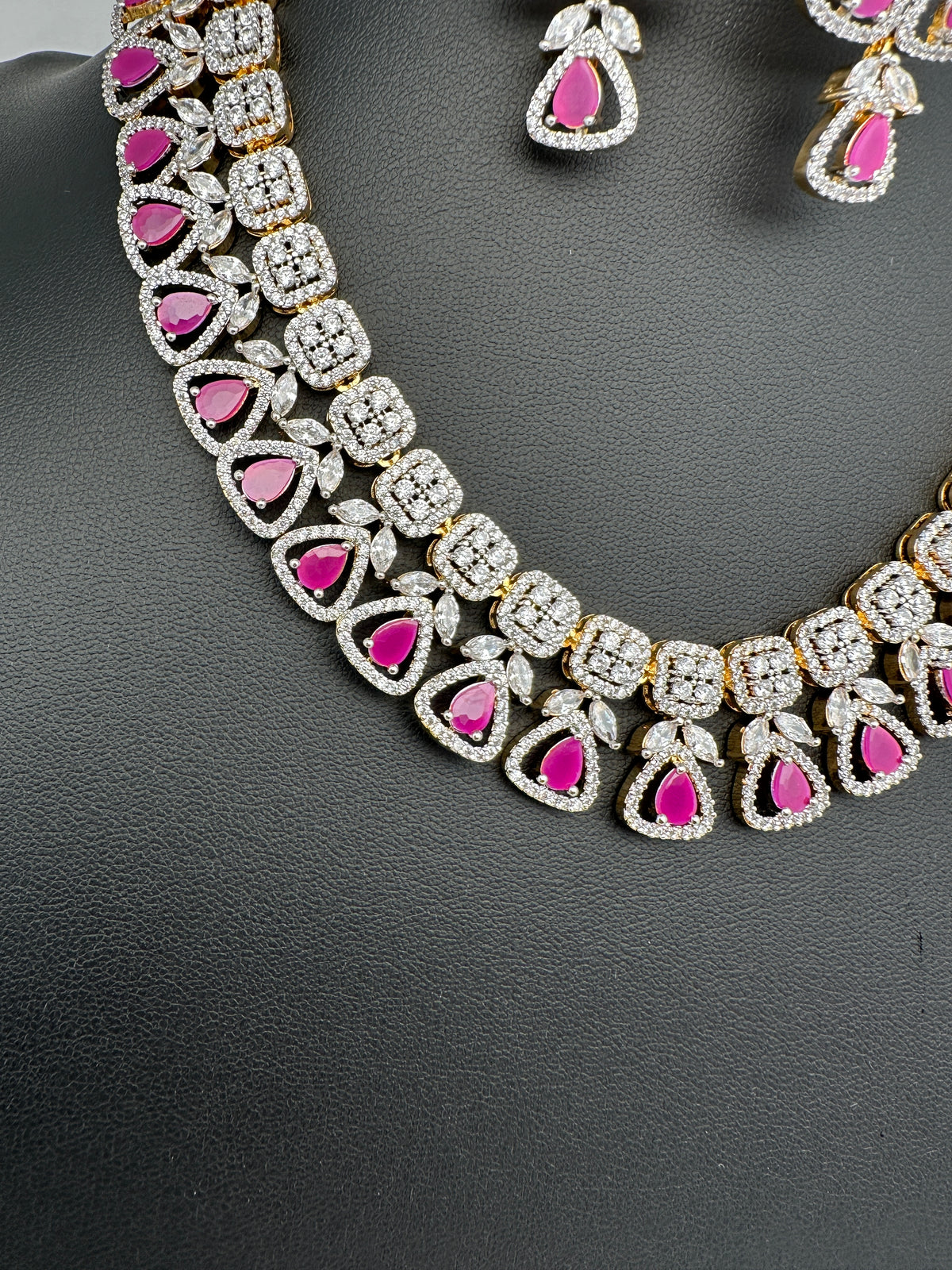 AD Color Stones Short Neckline Necklace - Red