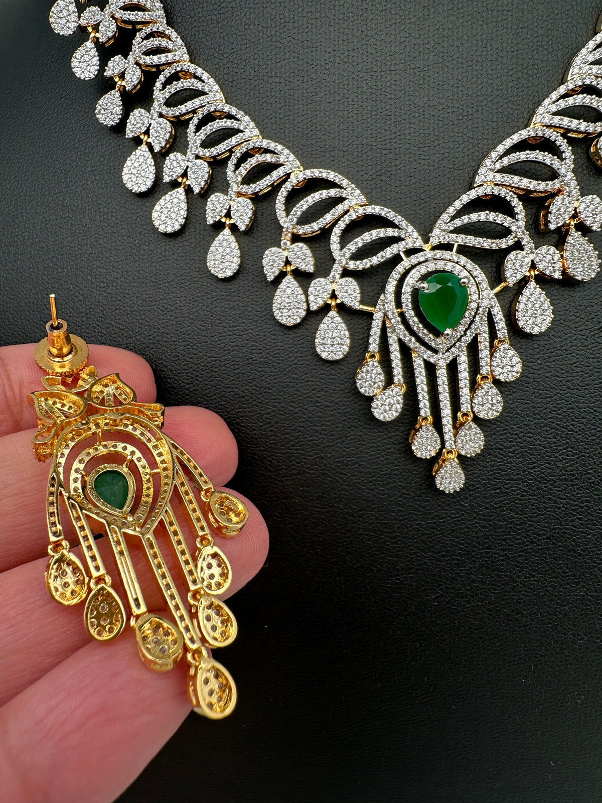 AD Color Stones Short Neckline Necklace - Green