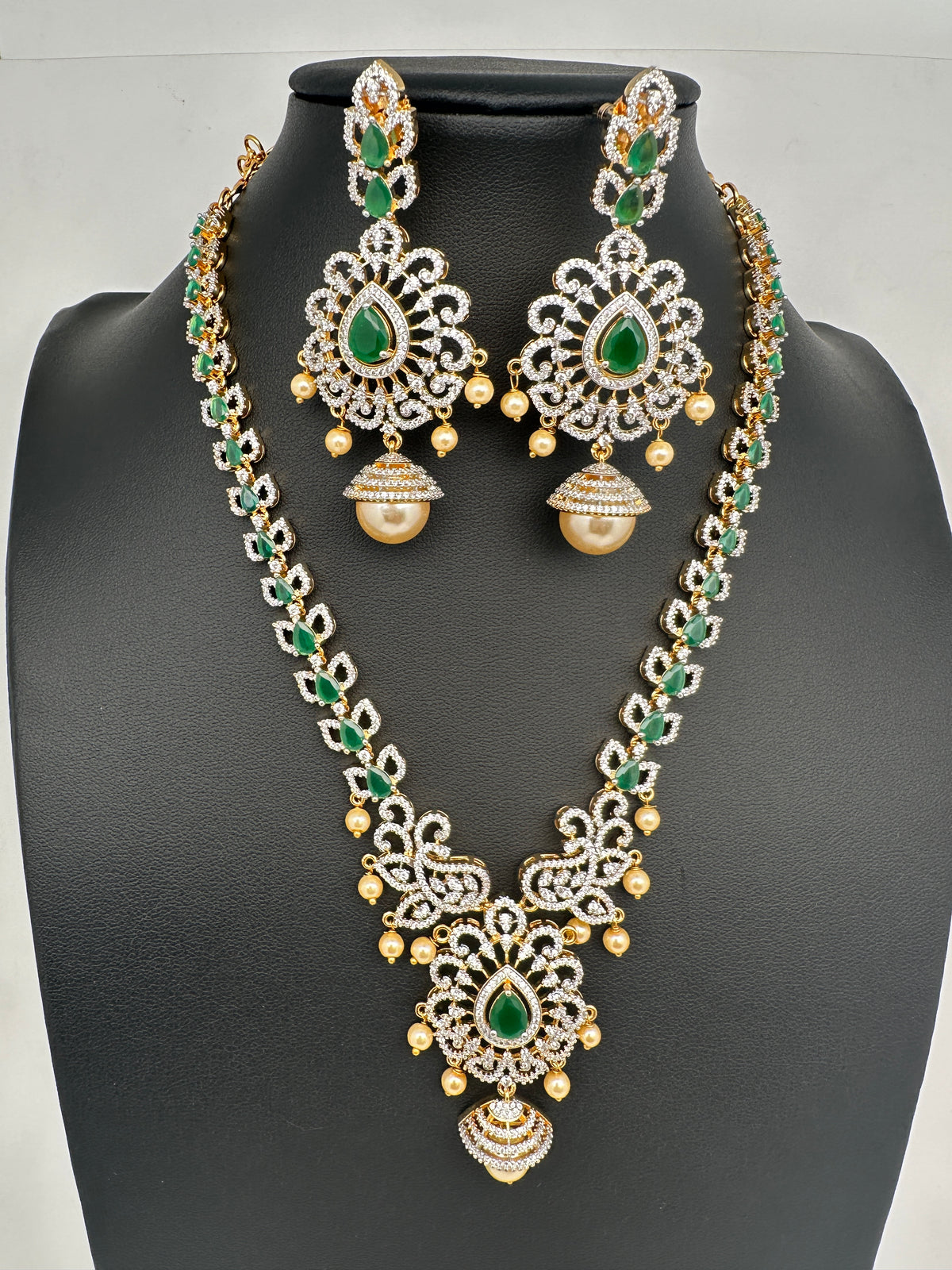 AD Color Stones Short Necklace with Swarovski Pearls - Green