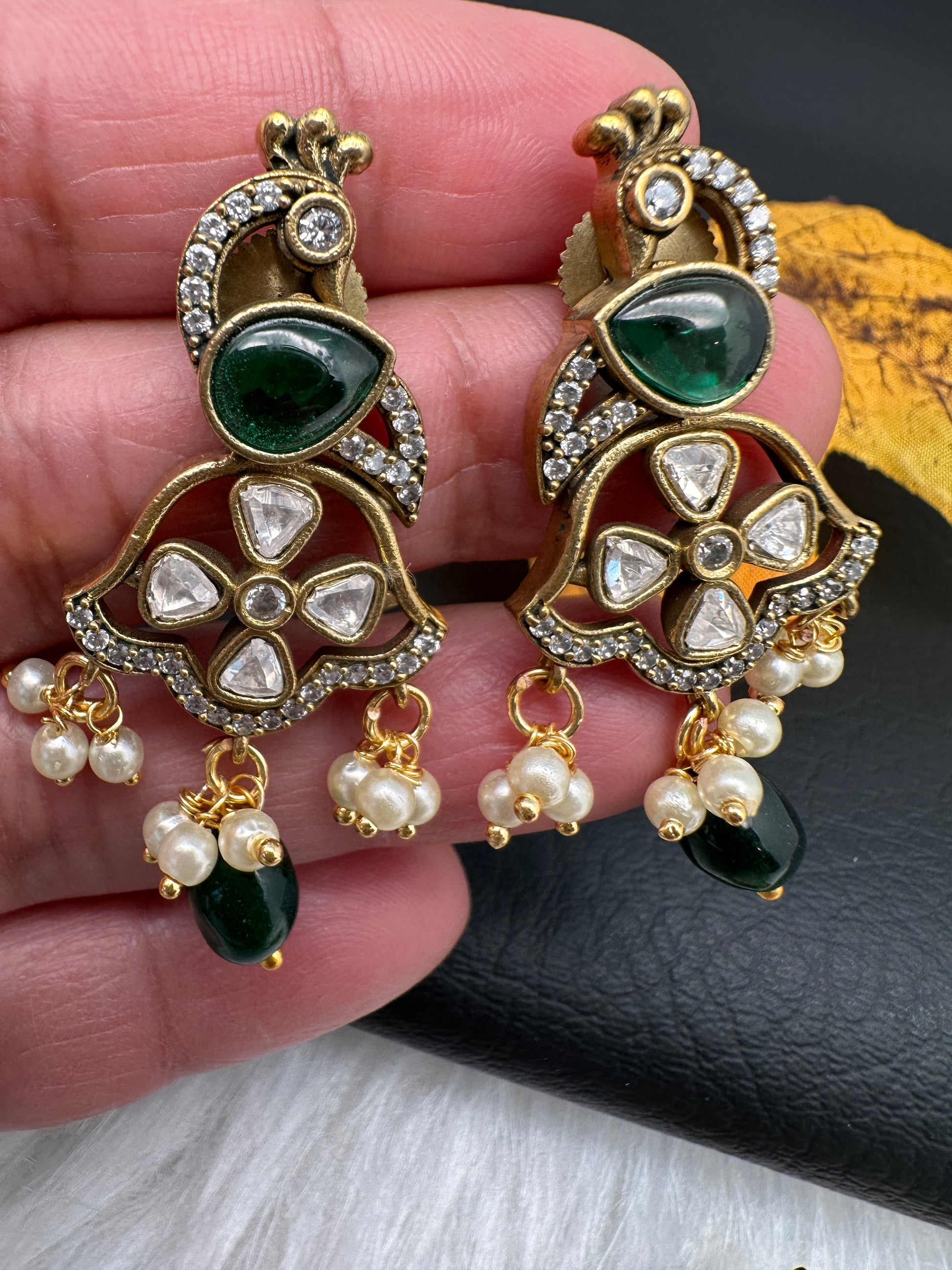 Victorian Carved Stone Color Stone Earings - Green