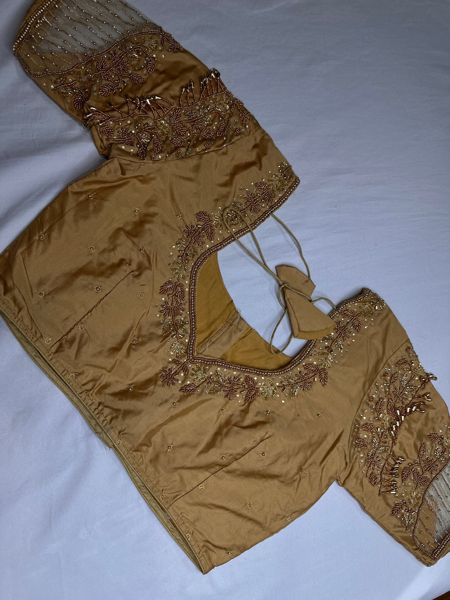 Gold Kardana Net Sleeves Maggam Blouse