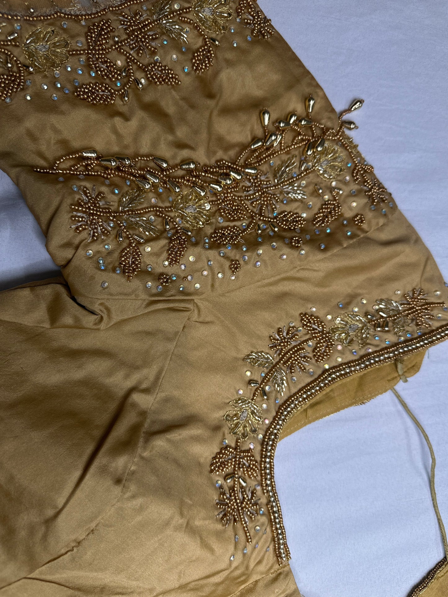 Gold Kardana Net Sleeves Maggam Blouse
