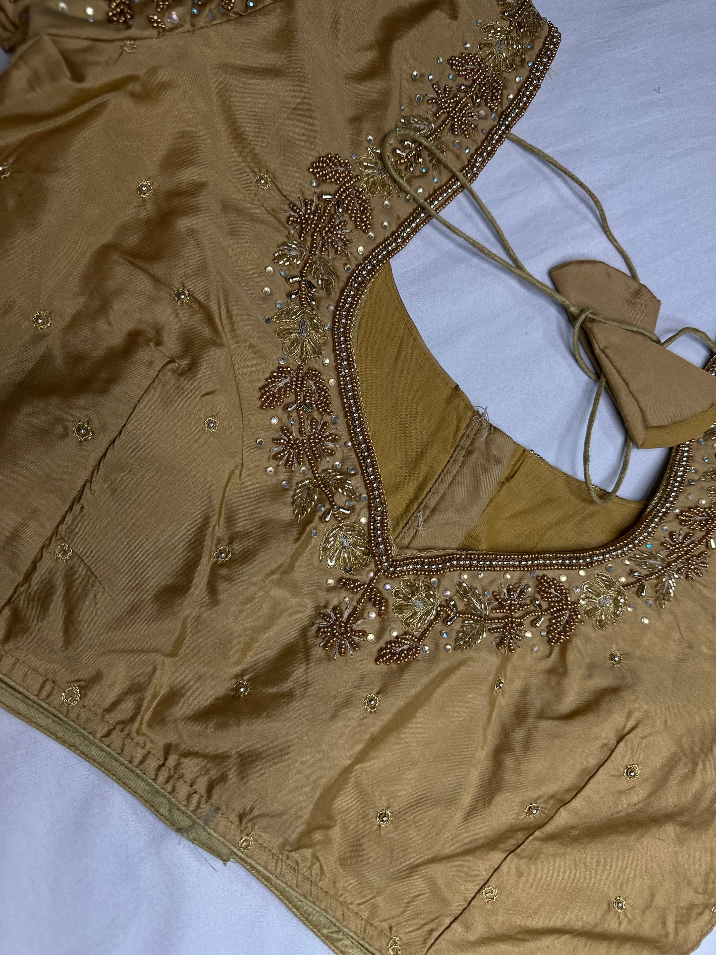 Gold Kardana Net Sleeves Maggam Blouse