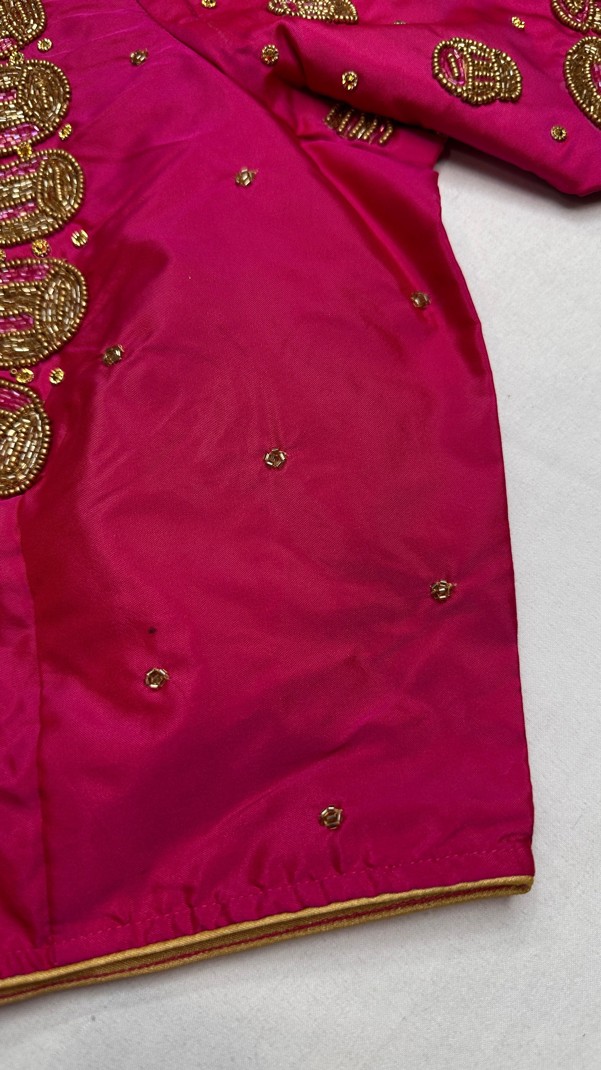 Dholki Pattern Pink Silk Maggam Aari Work Blouse - 