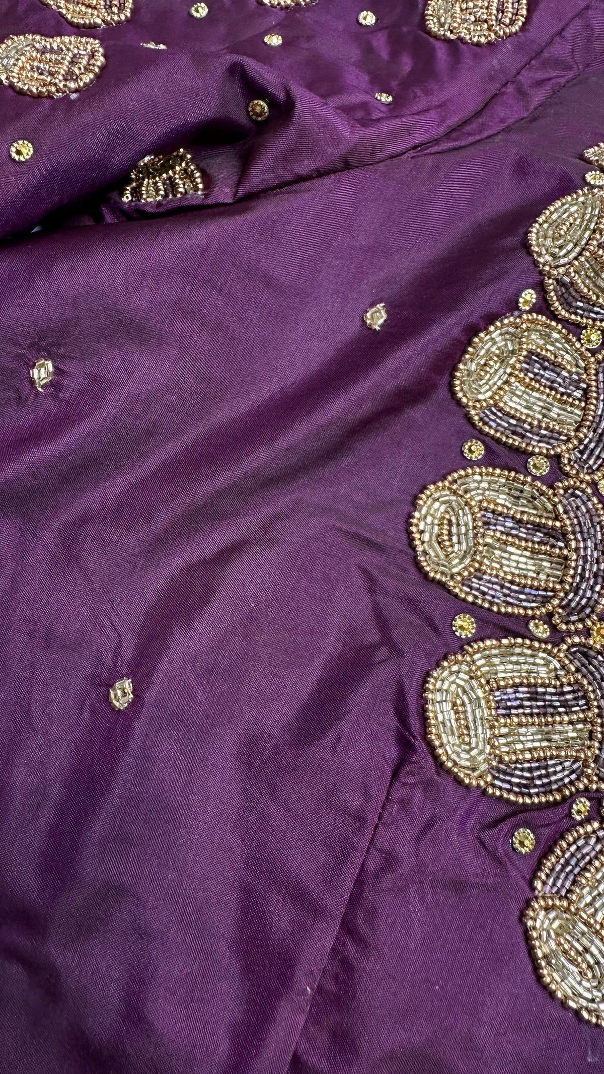 Dholki Pattern Purple Silk Maggam Aari  Work Blouse - 