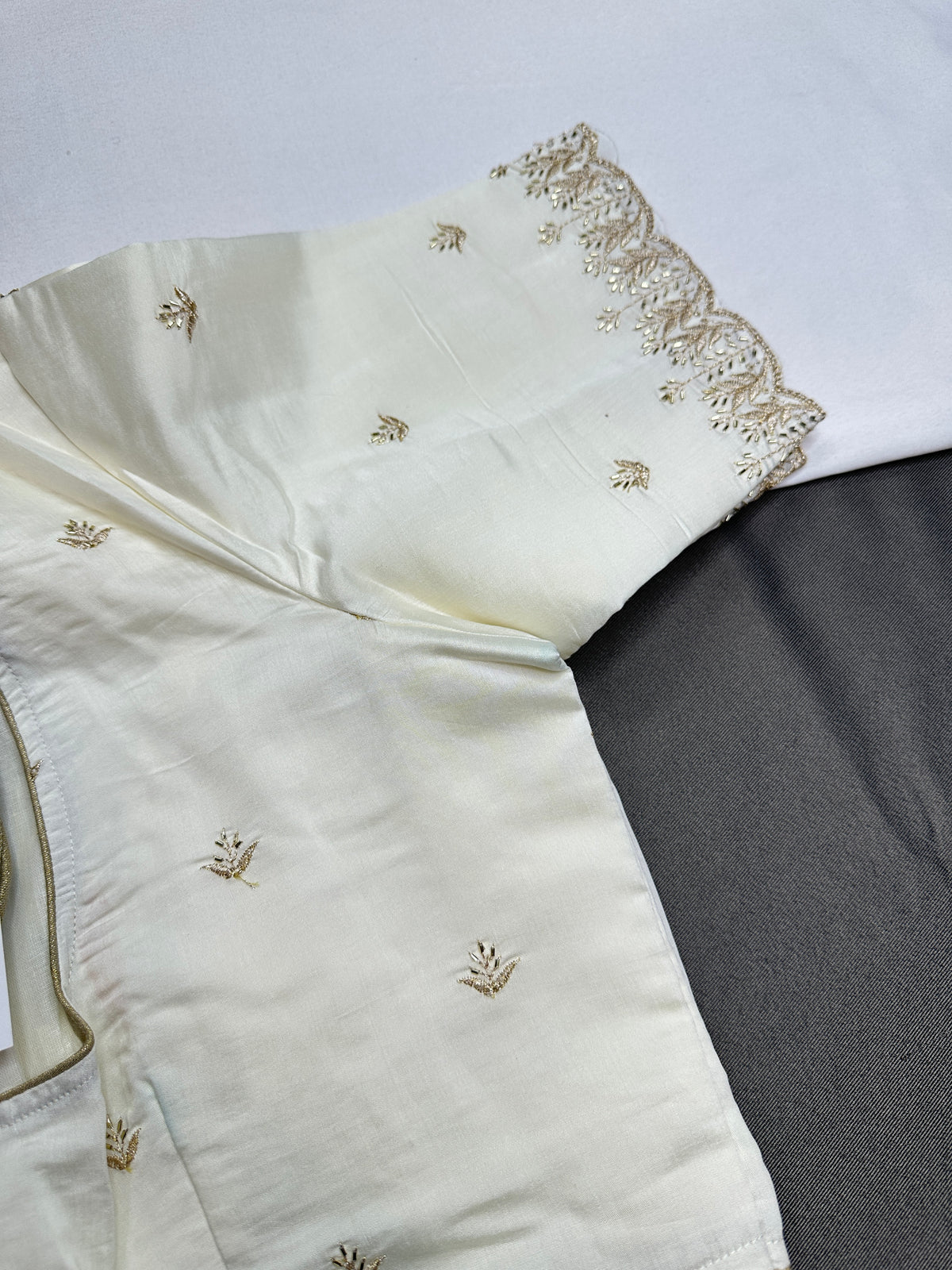 OFF white Elegant  Embroidery Blouse - 