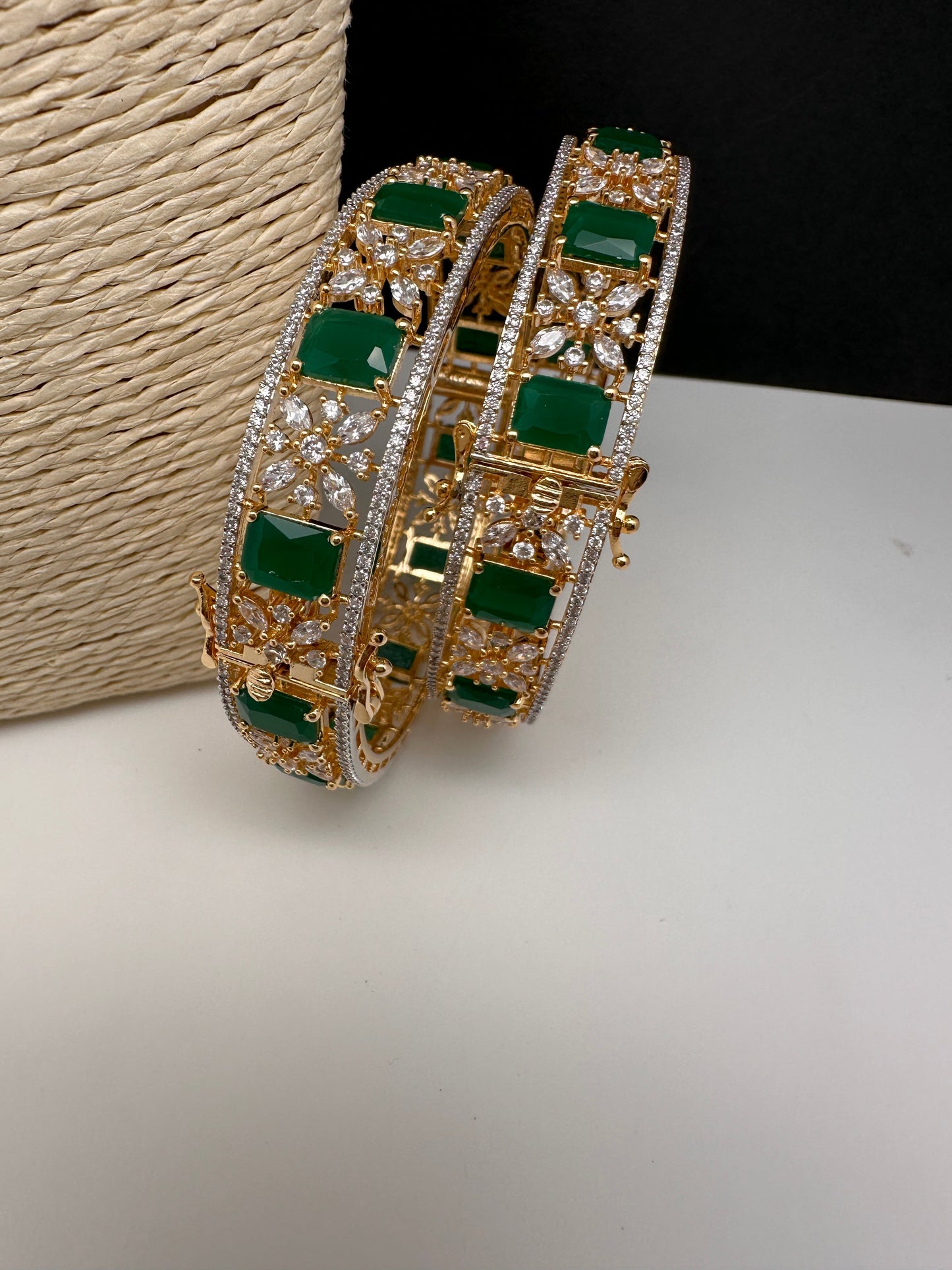Emerald Green AD Openable Kada Bangles