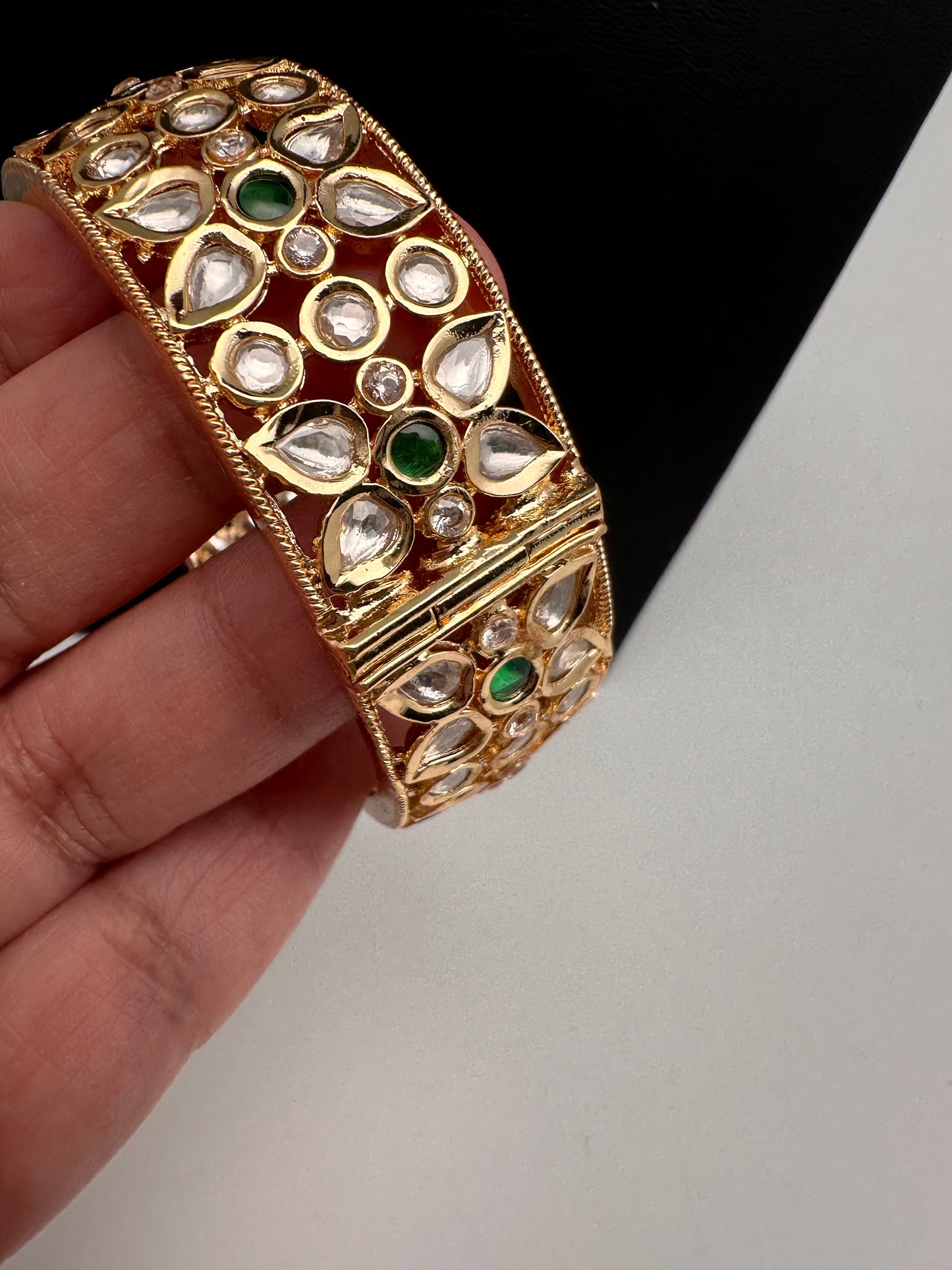 Kundan Floral Green Openable Kada Single Bangle