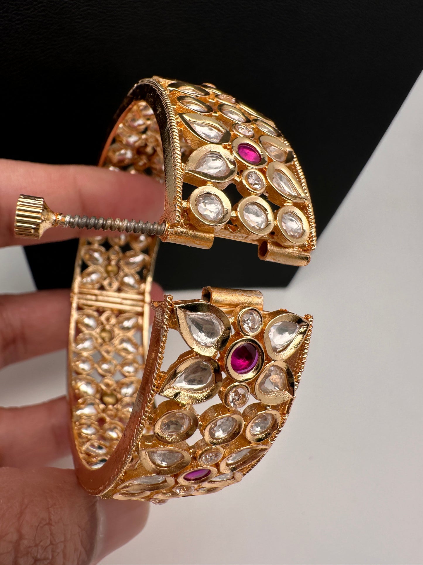 Kundan Floral Red Openable Kada Single Bangle