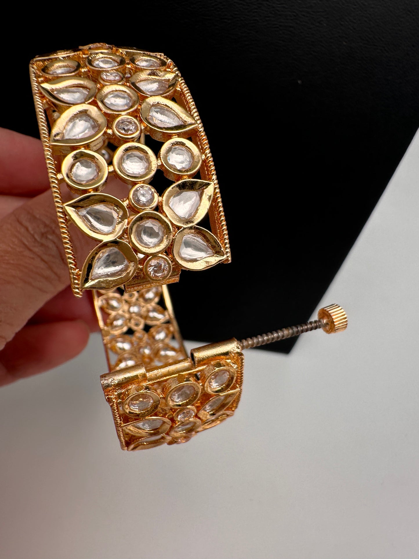 Kundan Floral Openable Kada Single Bangle