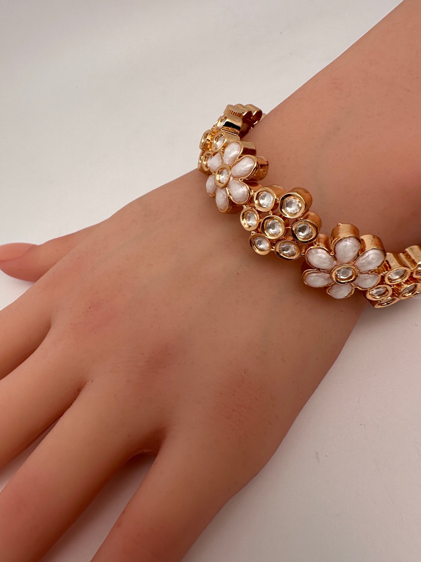 Kundan White Floral Openable Kada Bangles