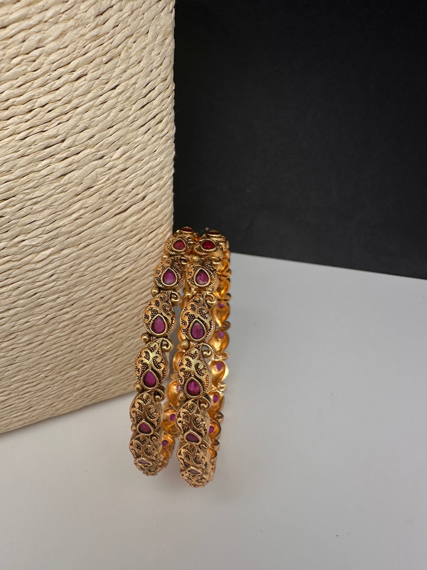 Matte Antique Red Kemp Mango Bangles