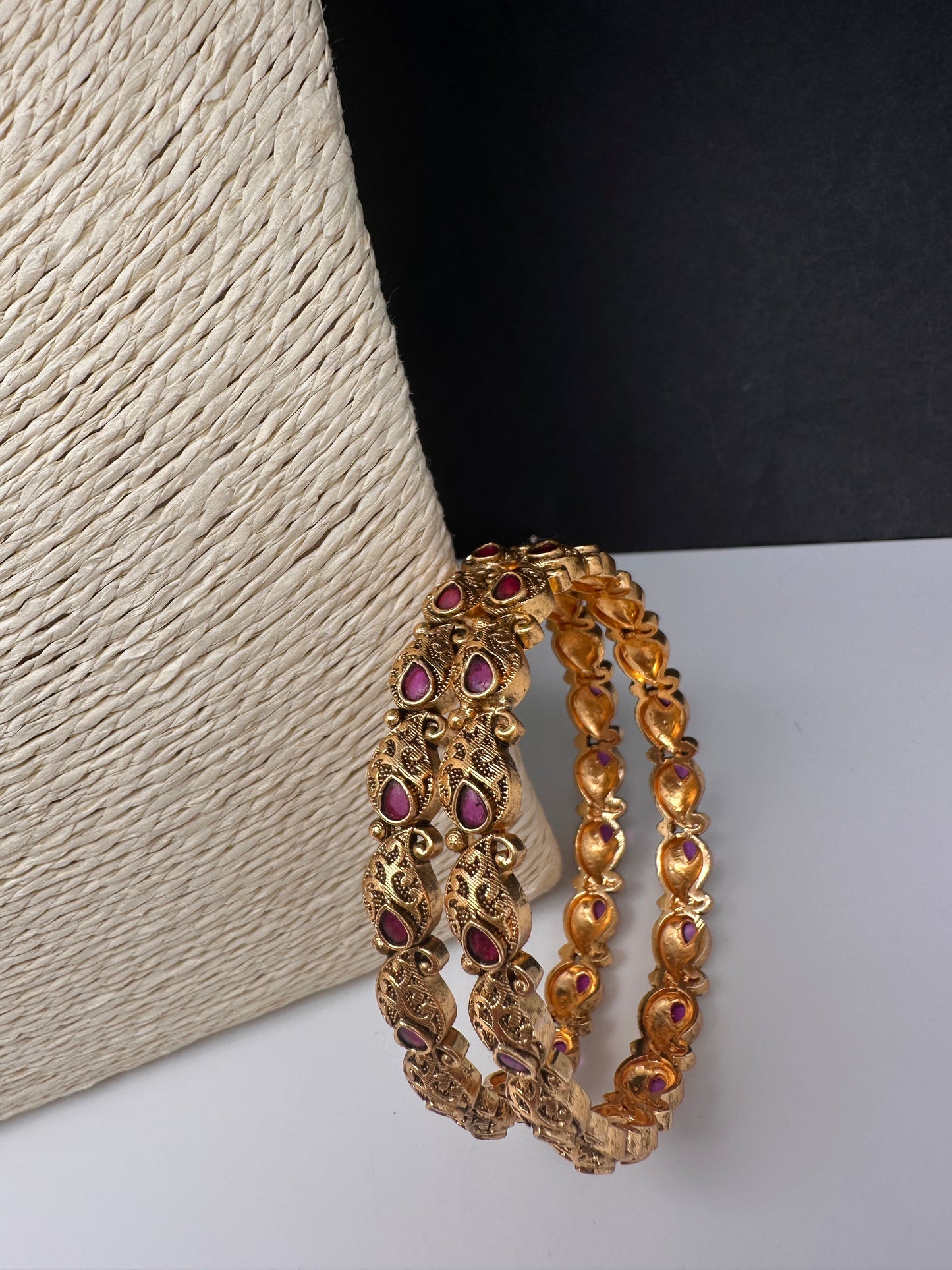 Matte Antique Red Kemp Mango Bangles