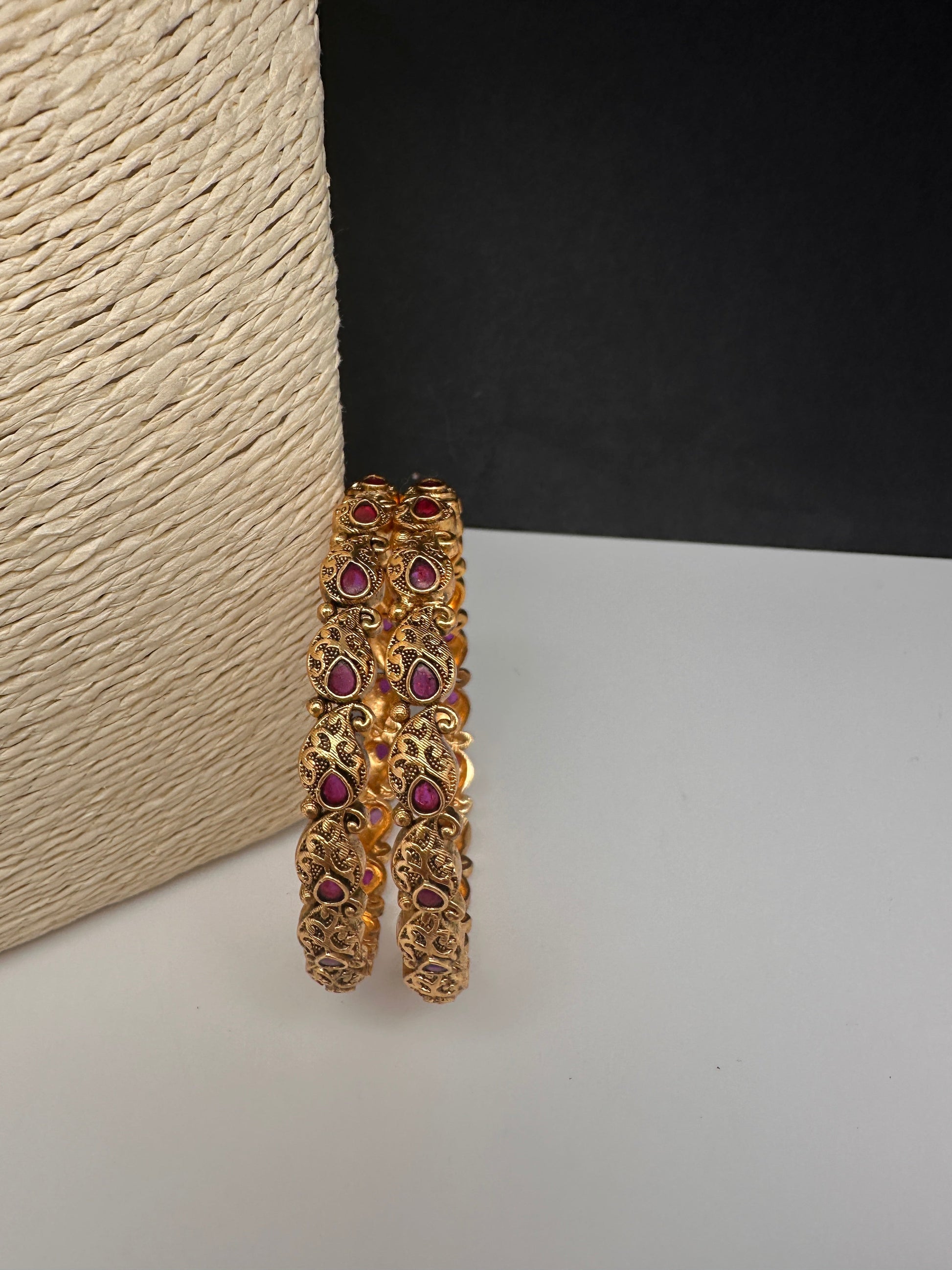 Matte Antique Red Kemp Mango Bangles