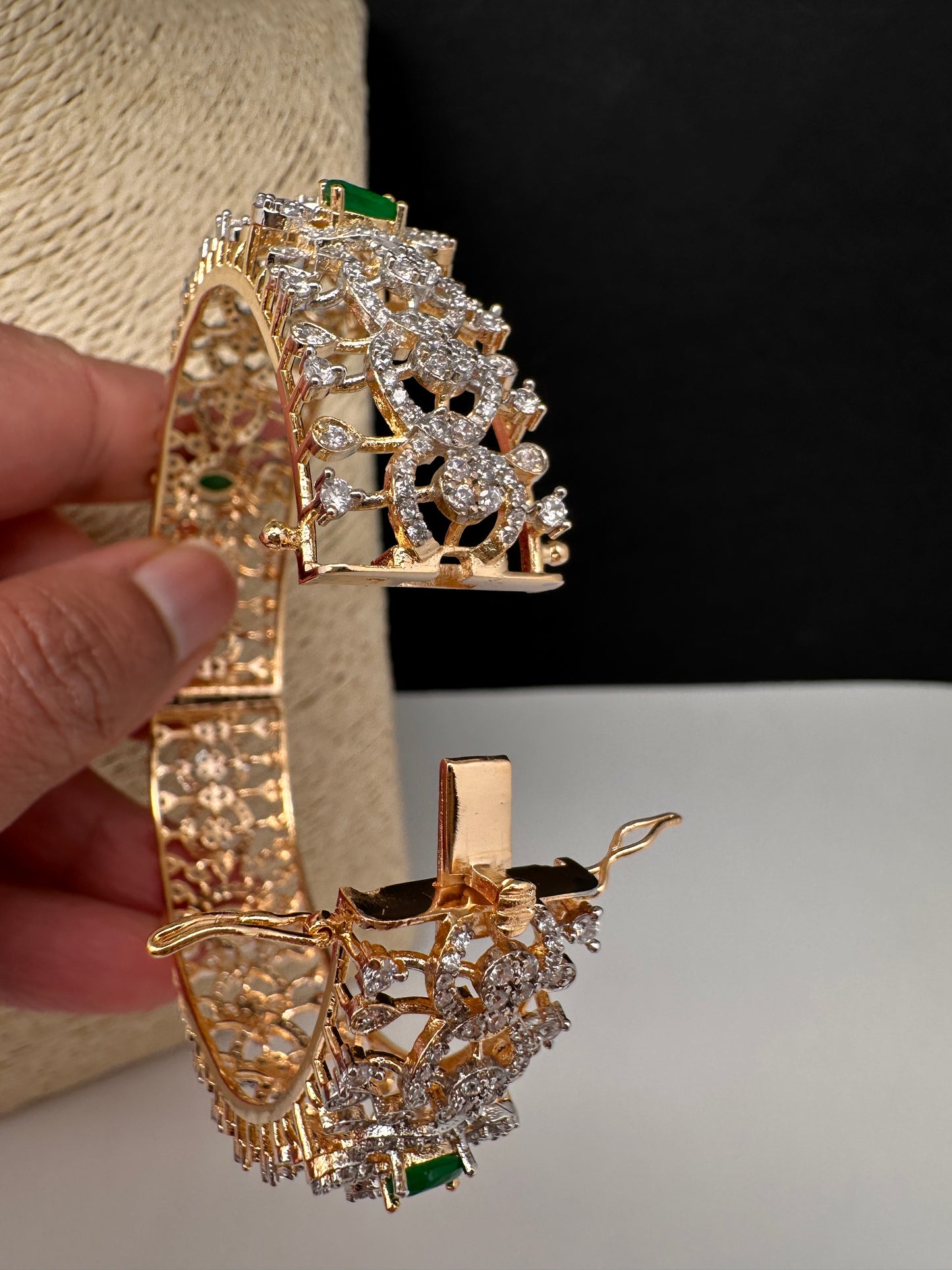 AD Emerald Diamond Openable Bangles - 2.8