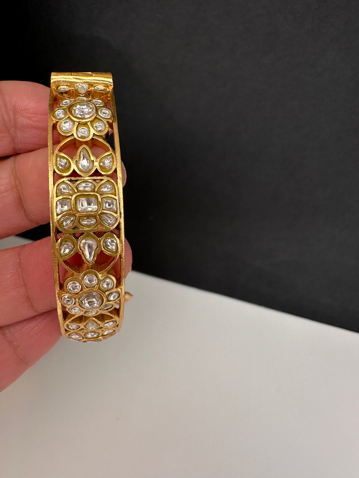 Jadau Kundan Clear Openable Single Bangle - 2.6