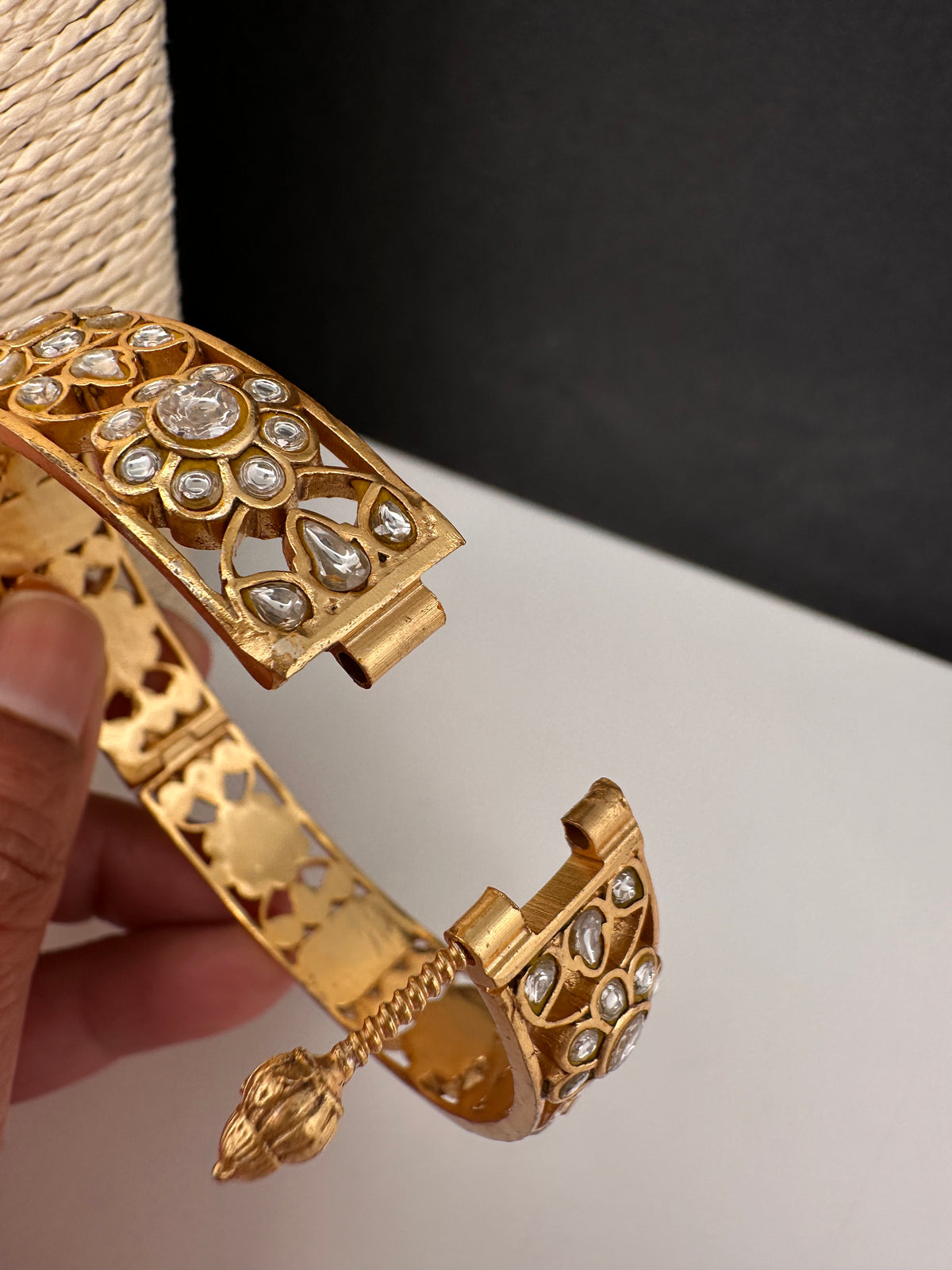 Jadau Kundan Clear Openable Single Bangle - 2.6