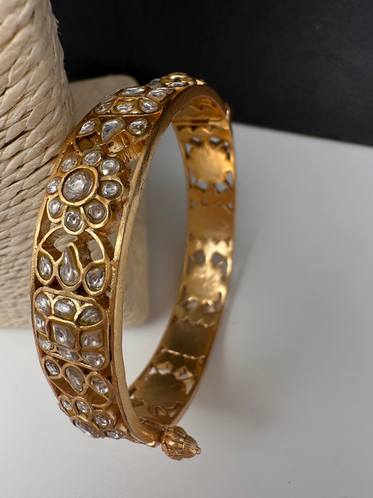 Jadau Kundan Clear Openable Single Bangle - 2.6