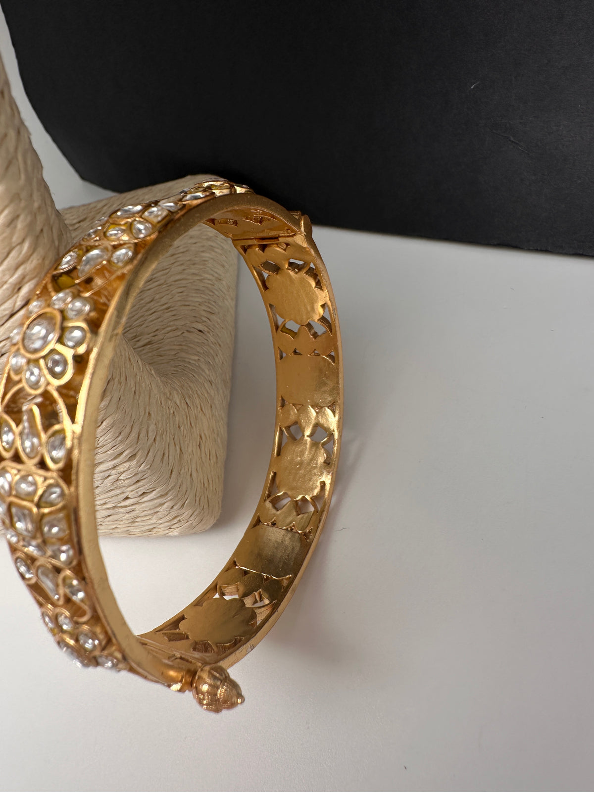 Jadau Kundan Clear Openable Single Bangle - 2.6