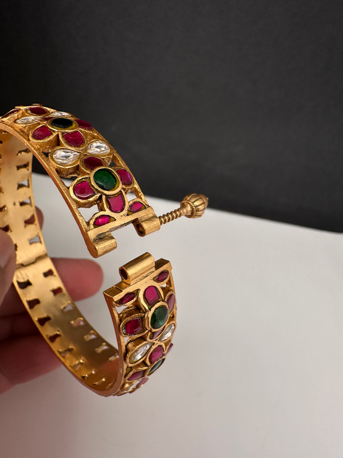 Jadau Kundan Multi Color Openable Single Bangle - 2.6