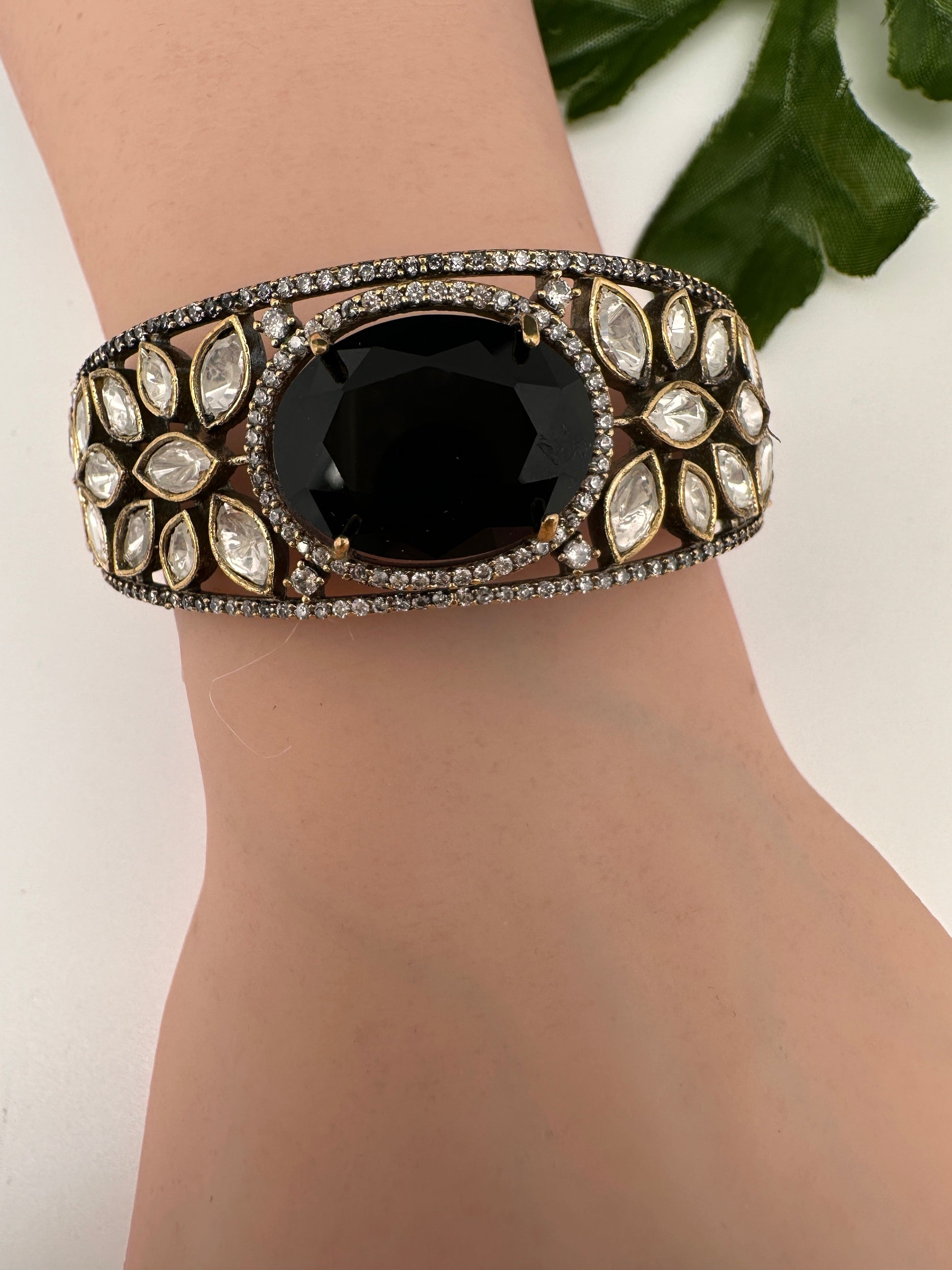 Moissanite Kundan openable victorian finish color beads bracelet - Black