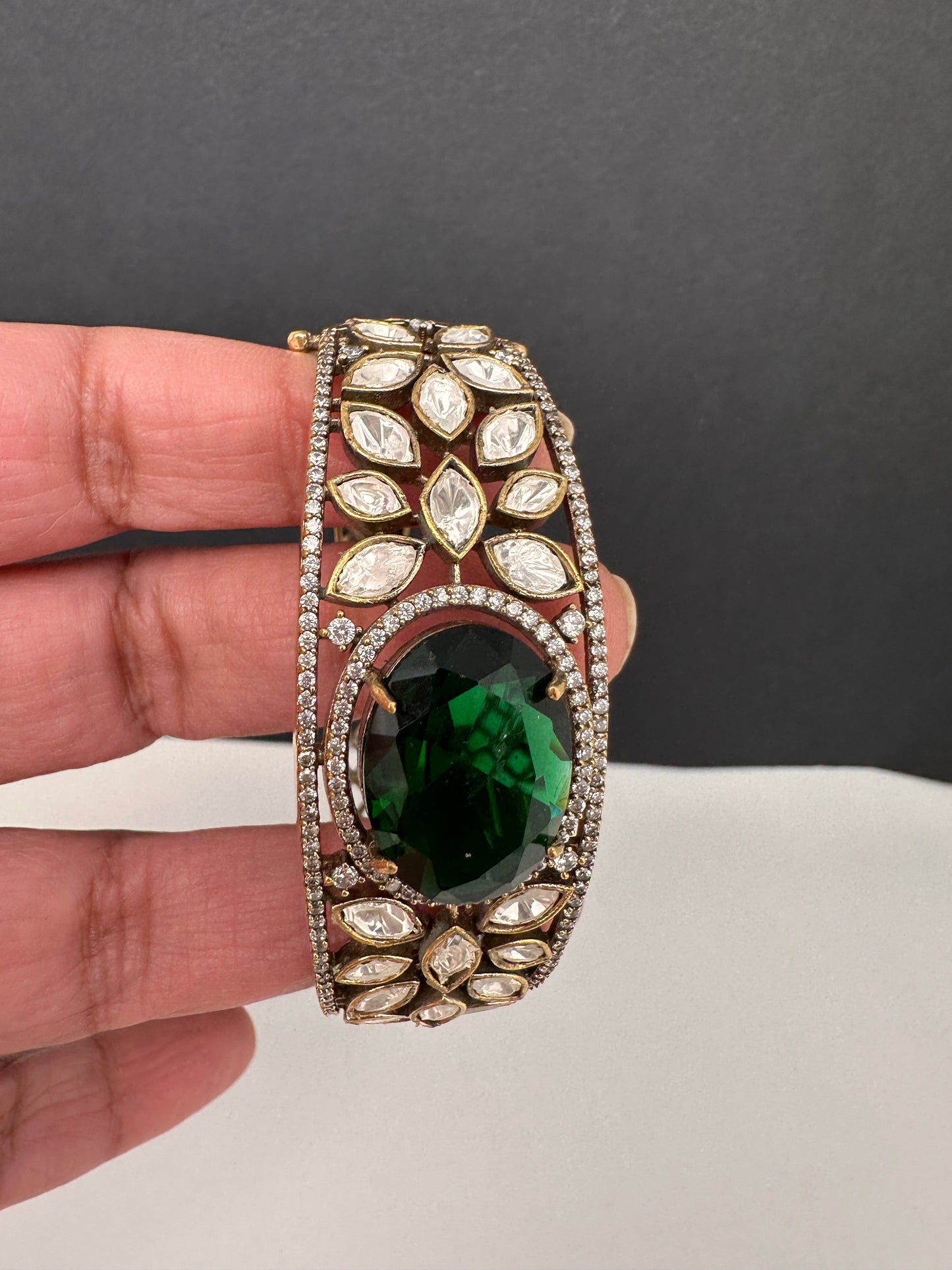 Moissanite Kundan openable victorian finish color beads bracelet - Green