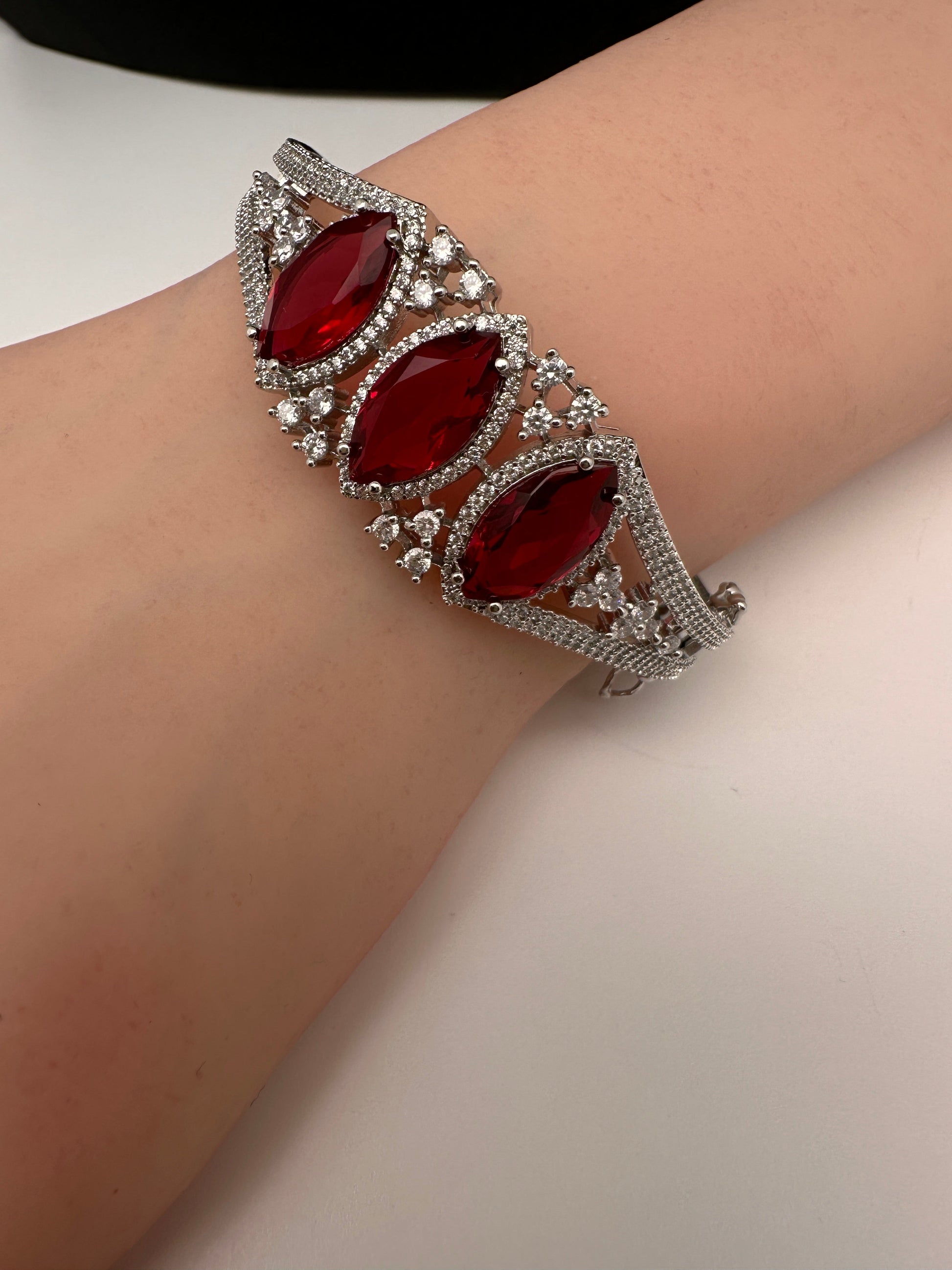 Silver Color Stone Openable Bracelet - Red