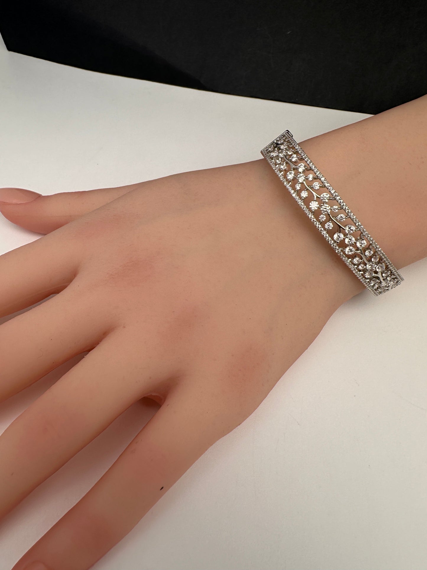 AD Silver Openable Kada Bracelet