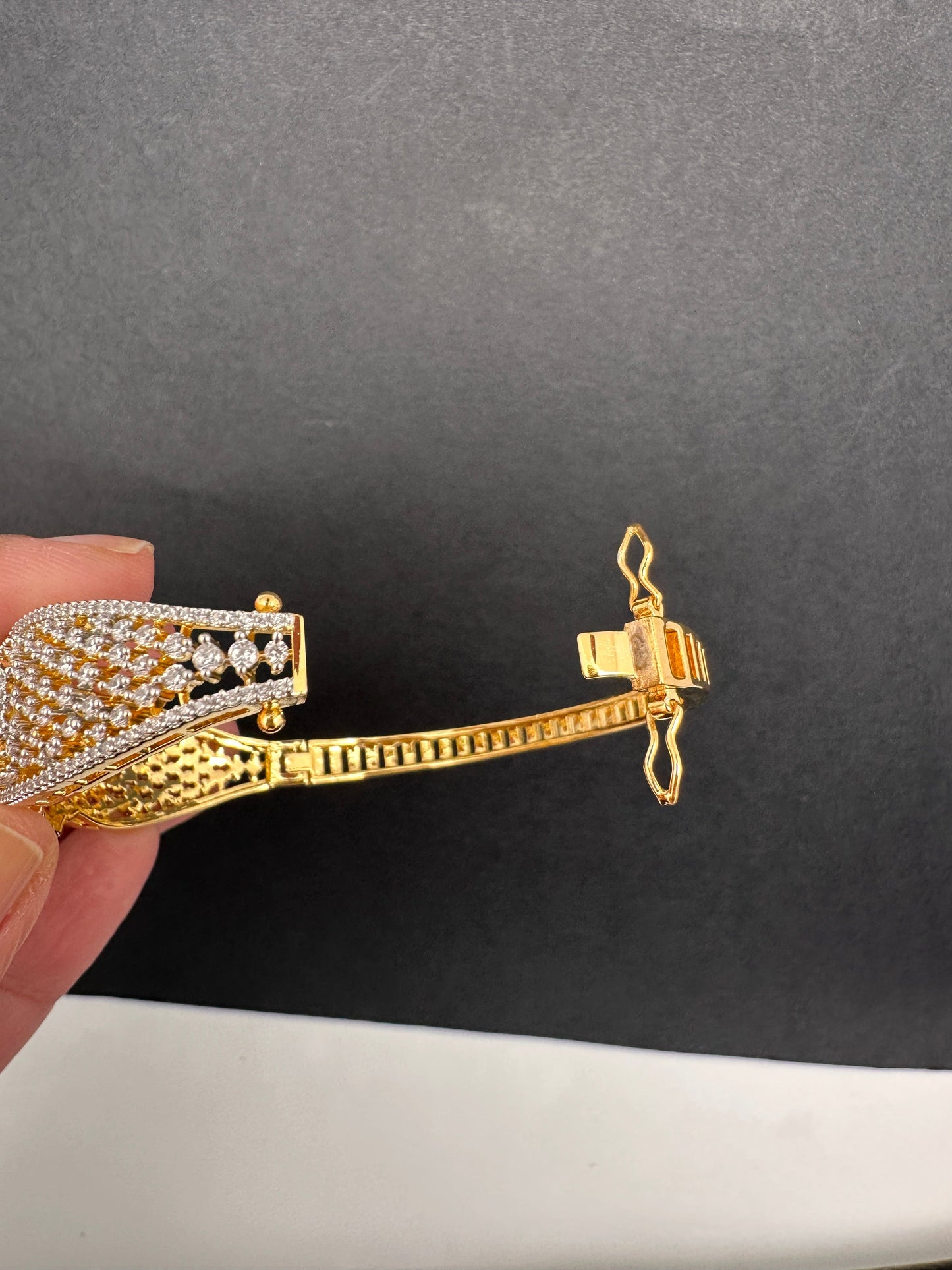 AD Emerald Openable Kada Bracelet