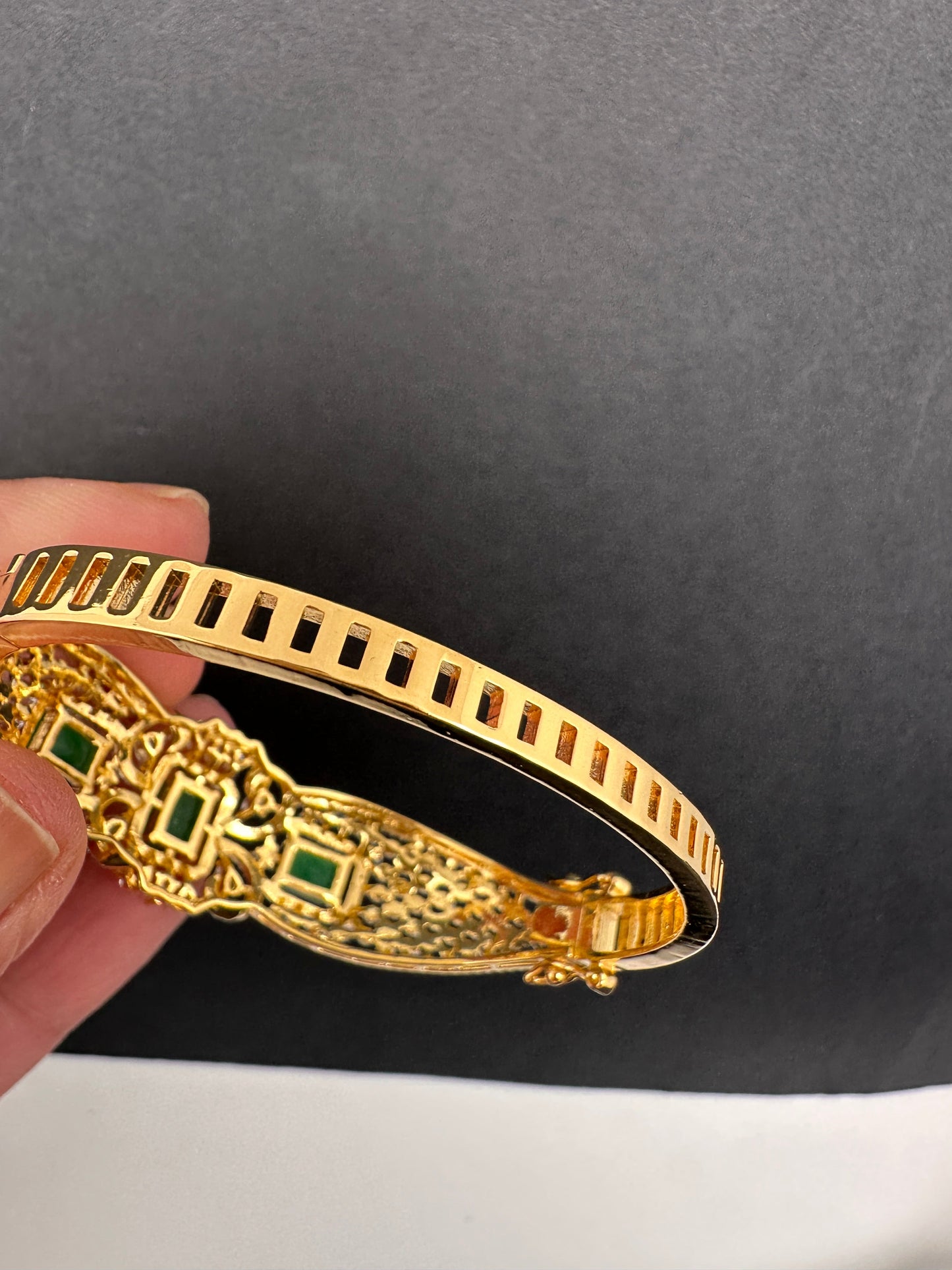 AD Emerald Openable Kada Bracelet