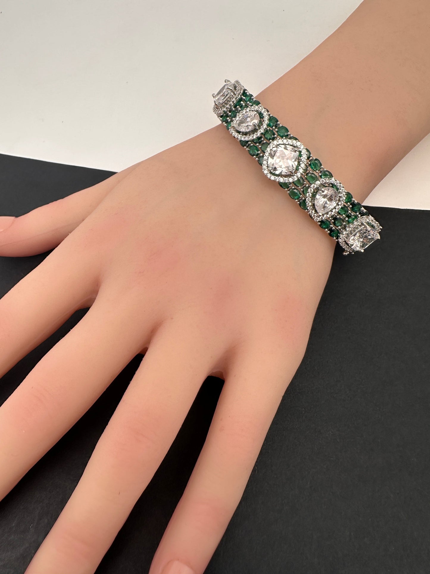 Moissanite AD Color Stone Openable Silver Bracelet - Green