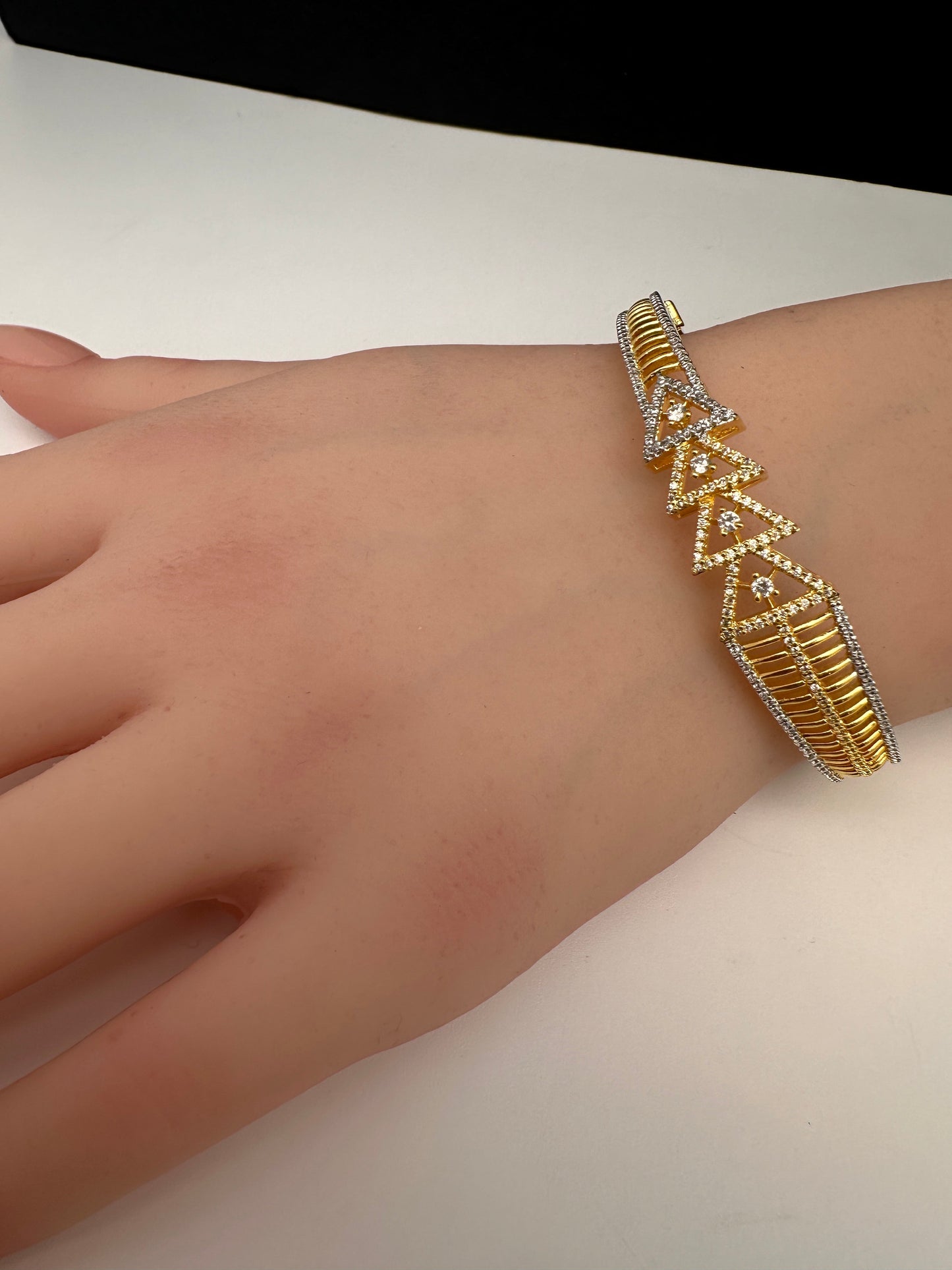 AD Diamond Dual Finish Sleek Openable Kada Bracelet