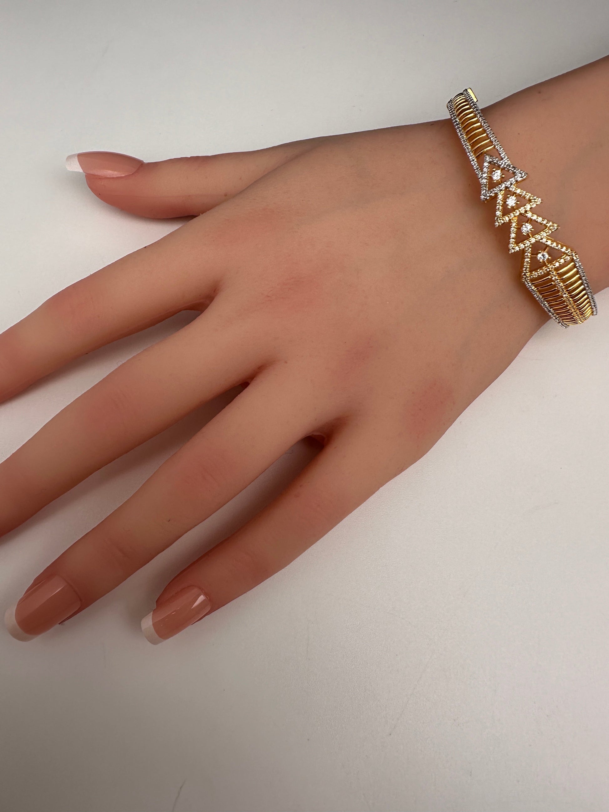 AD Diamond Dual Finish Sleek Openable Kada Bracelet
