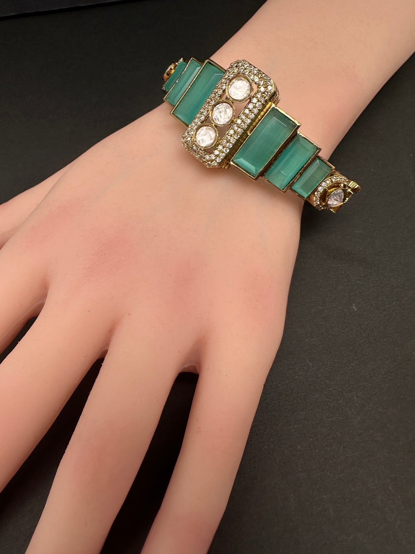 Victorian Moissanite Color Openable Kada Bracelet - MintGreen