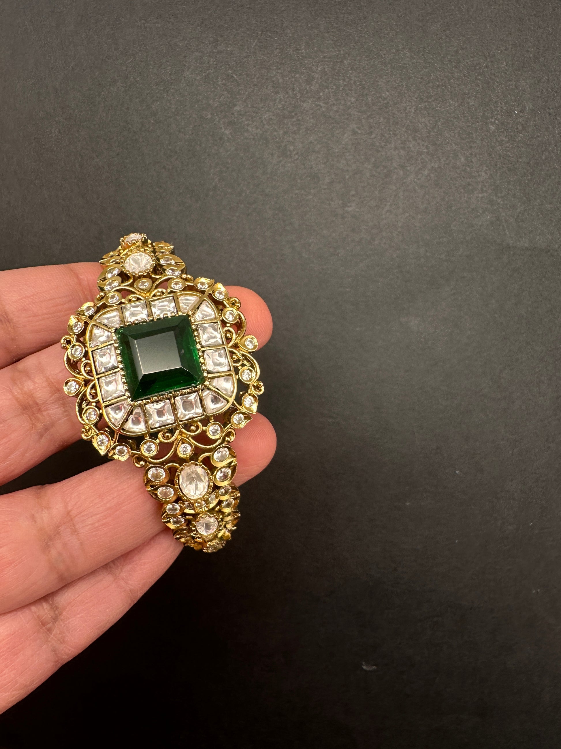 Victorian Moissanite Color Openable Kada Bracelet - Green